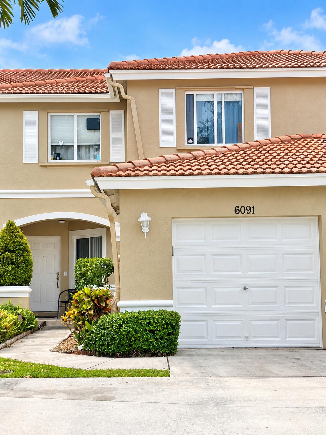 6091 Sugar Loaf Lane — photo