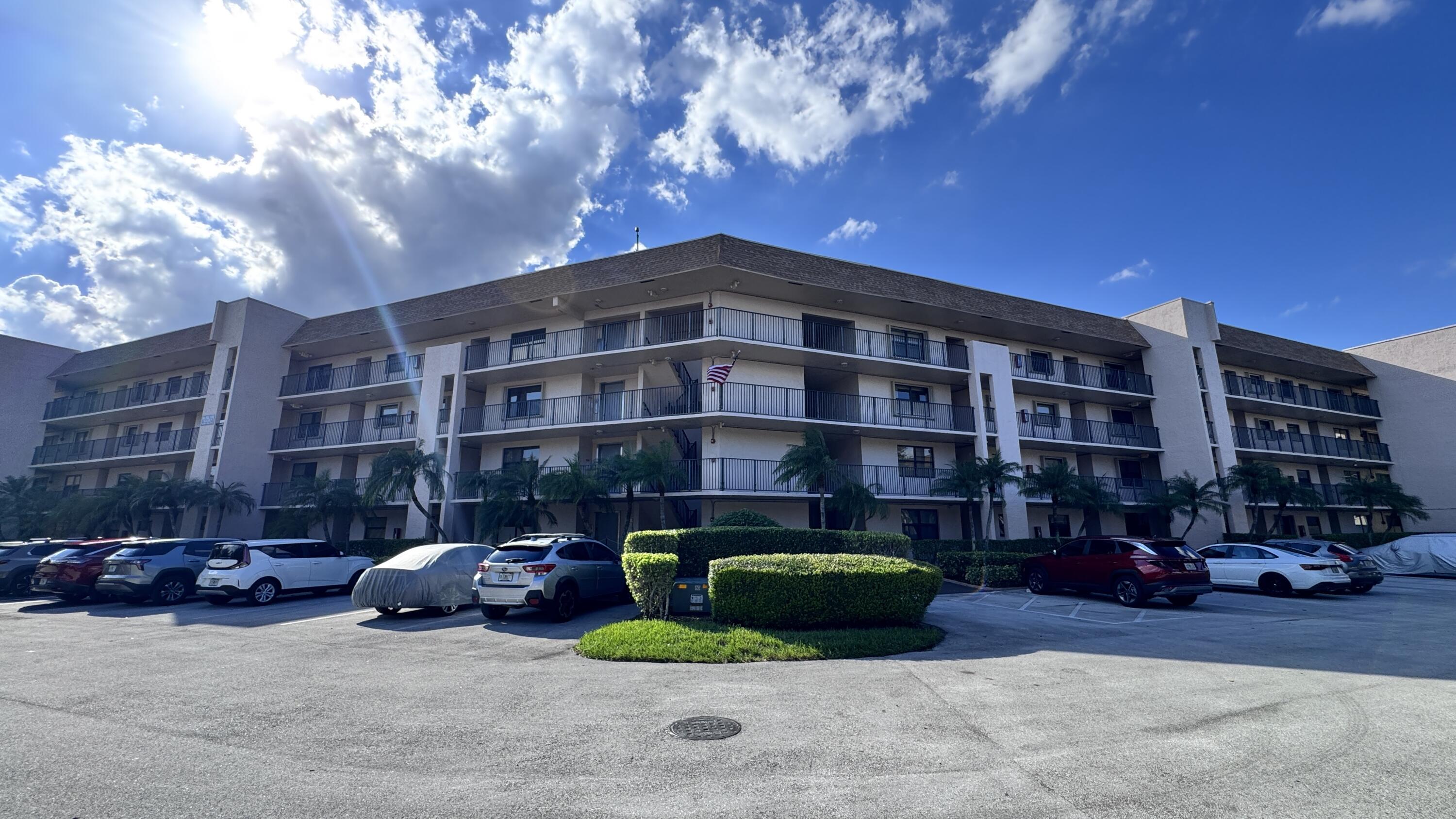 10207 Sunrise Lakes Boulevard 407 — photo
