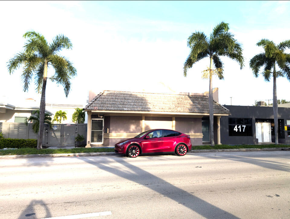 Home in Hollywood, FL 33020 — photo 2