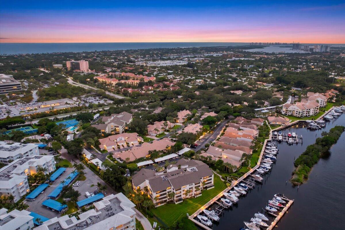 526 Oak Harbour Drive 526 — photo
