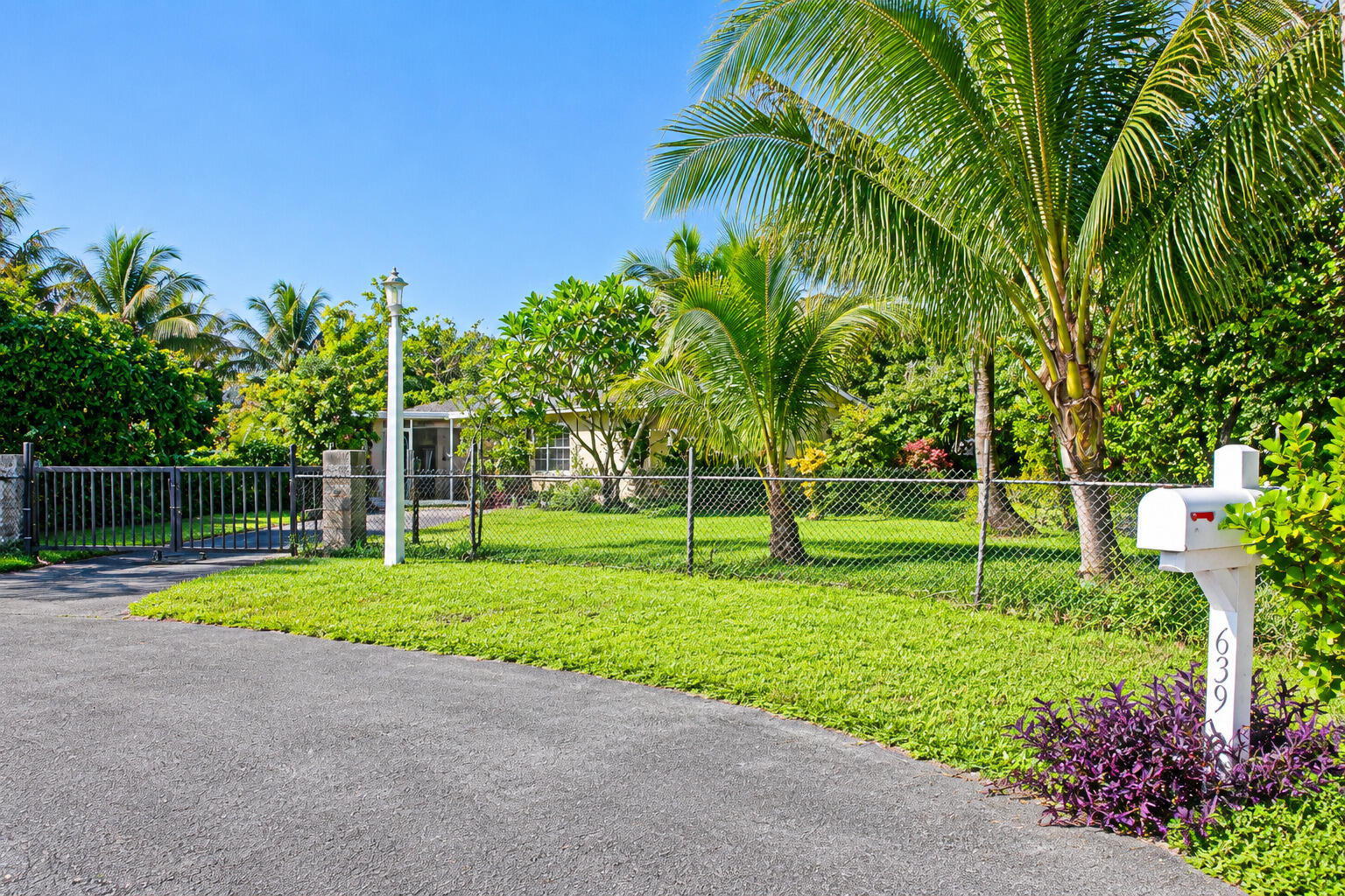 639 Madeline Court — photo