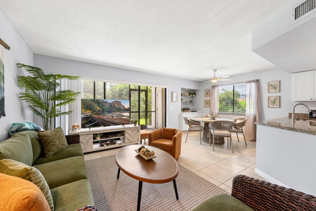 1605 S US Highway 1 F106 — photo
