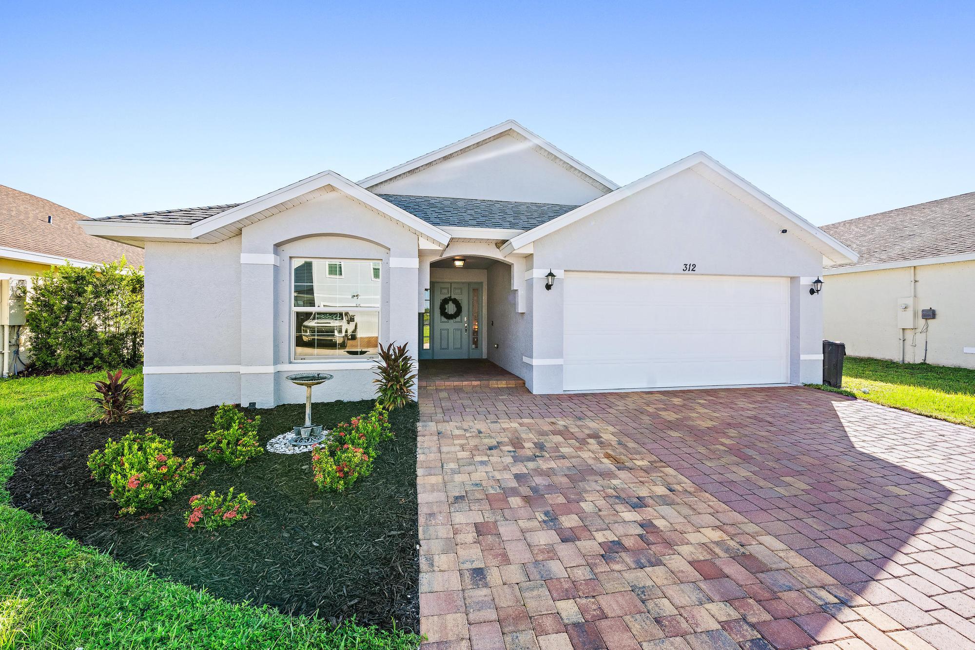312 Palm Breezes Drive — photo