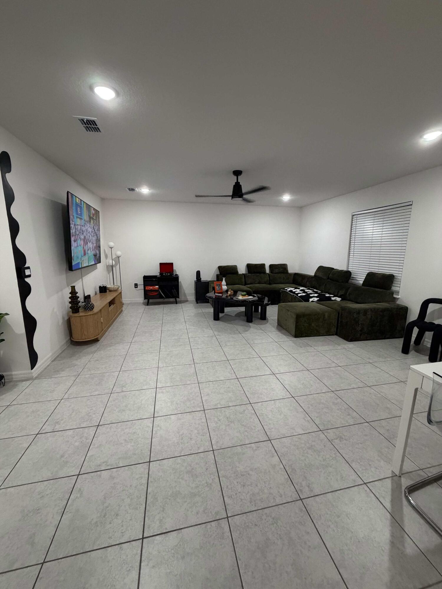 1307 Hillsborough Lane — photo