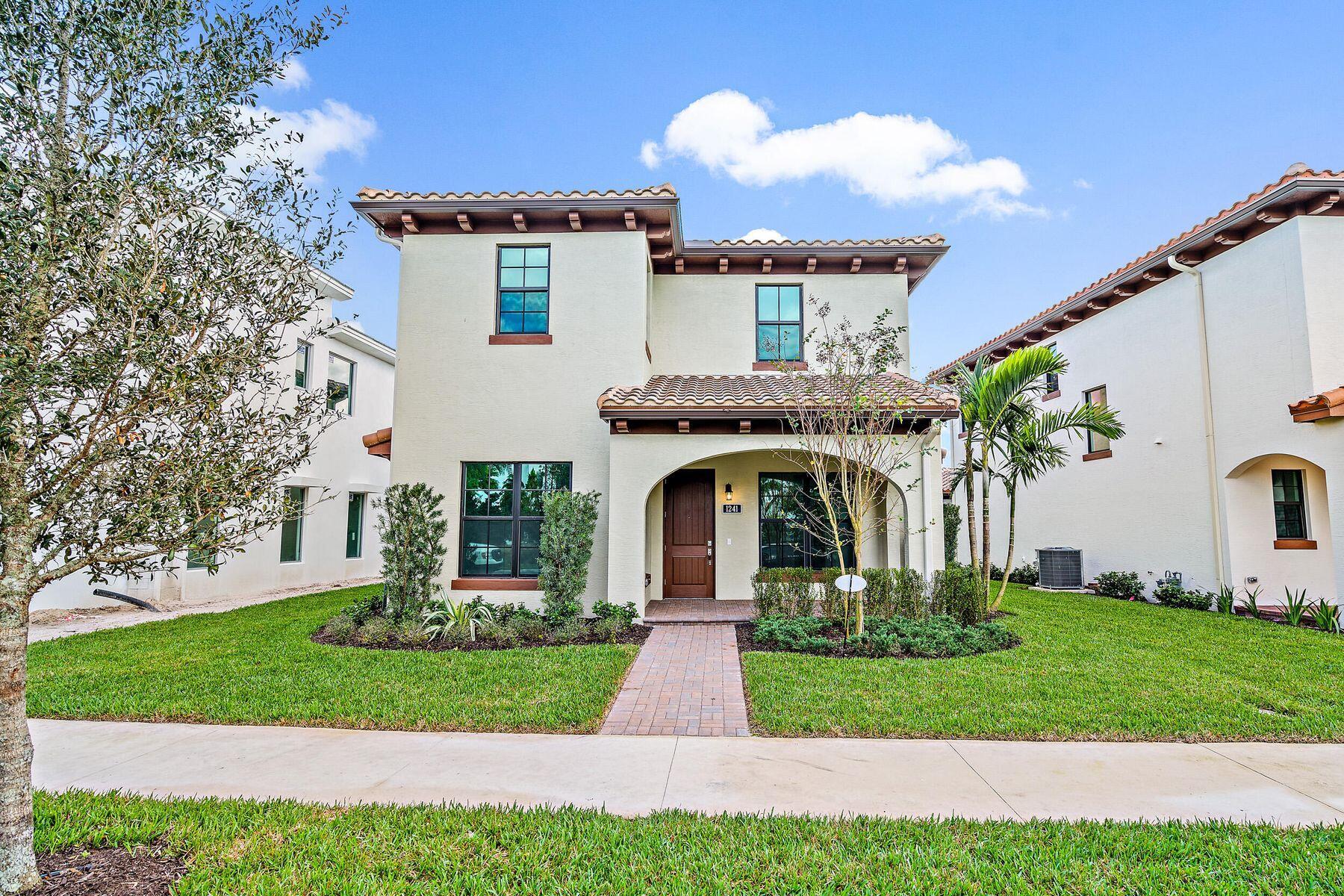 1241 Faulkner Terrace — photo