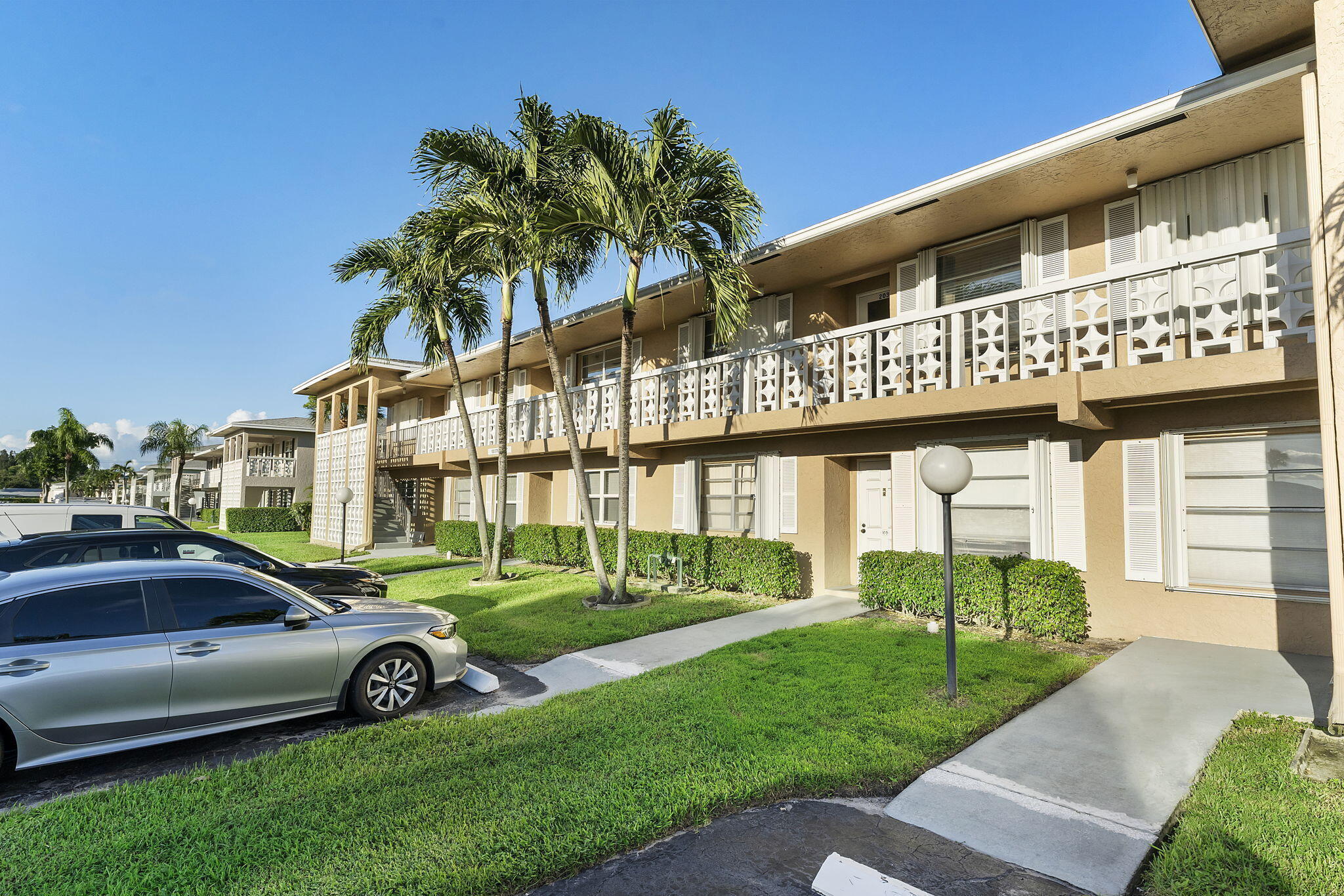 1050 Citrus Way 202 — photo