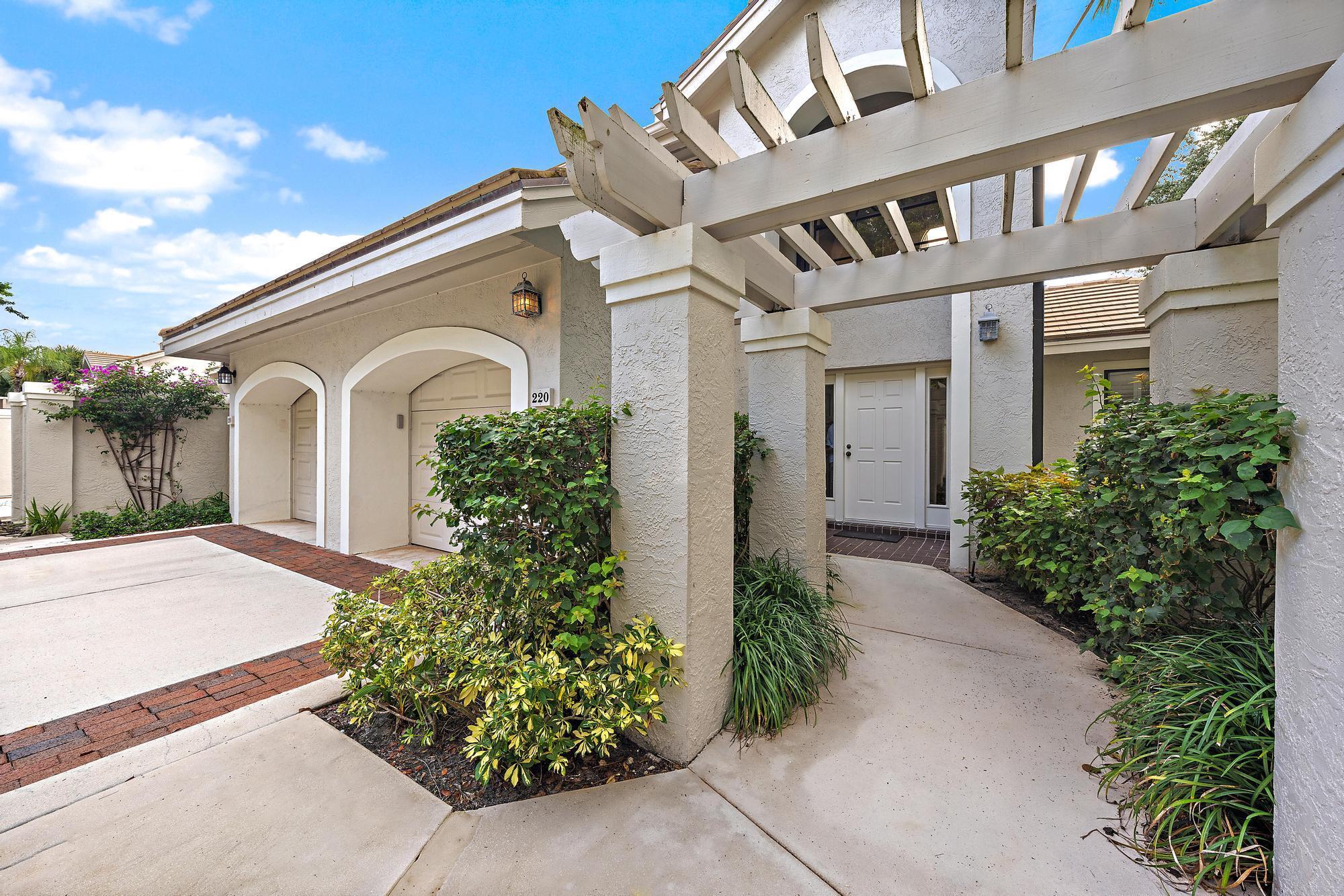 3881 Back Bay Drive 220 — photo