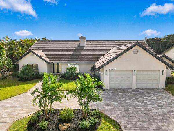 10941 Boca Woods Lane — photo