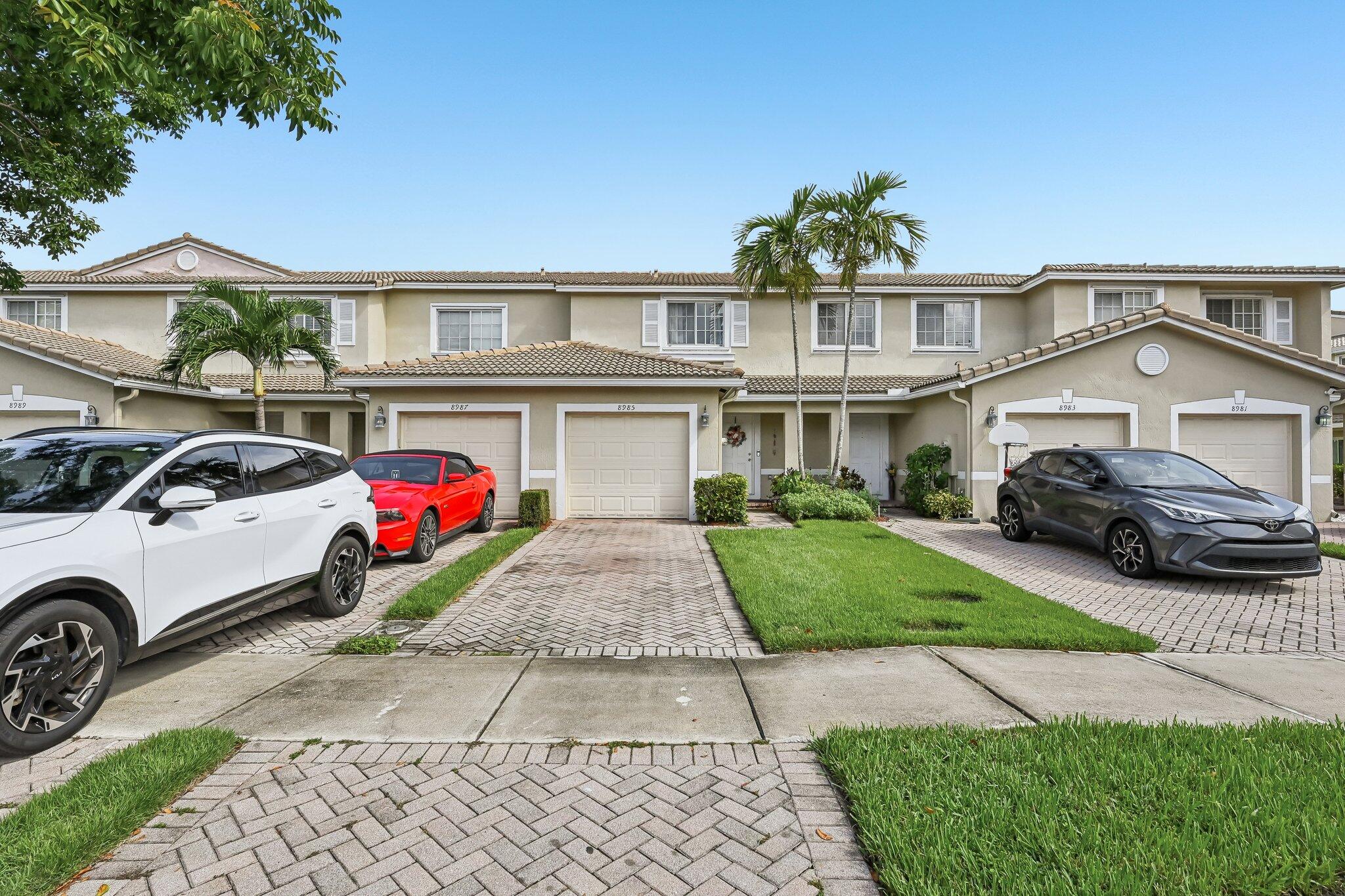 8985 Lancaster Street — photo