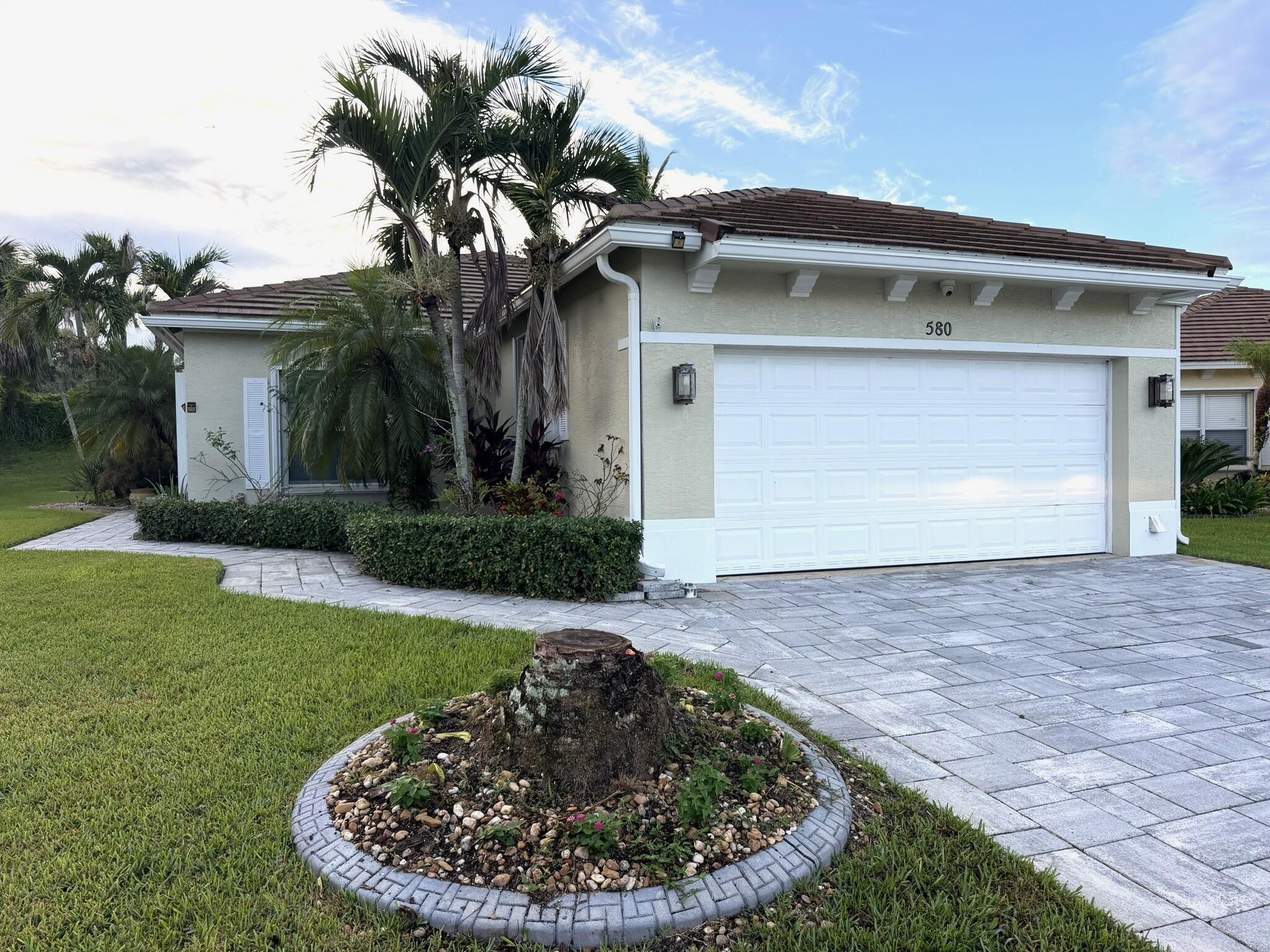 580 SW Indian Key Drive — photo