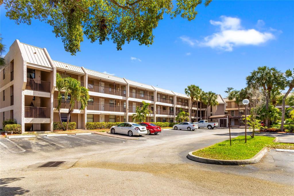 8751 Shadow Wood Boulevard 102 — photo