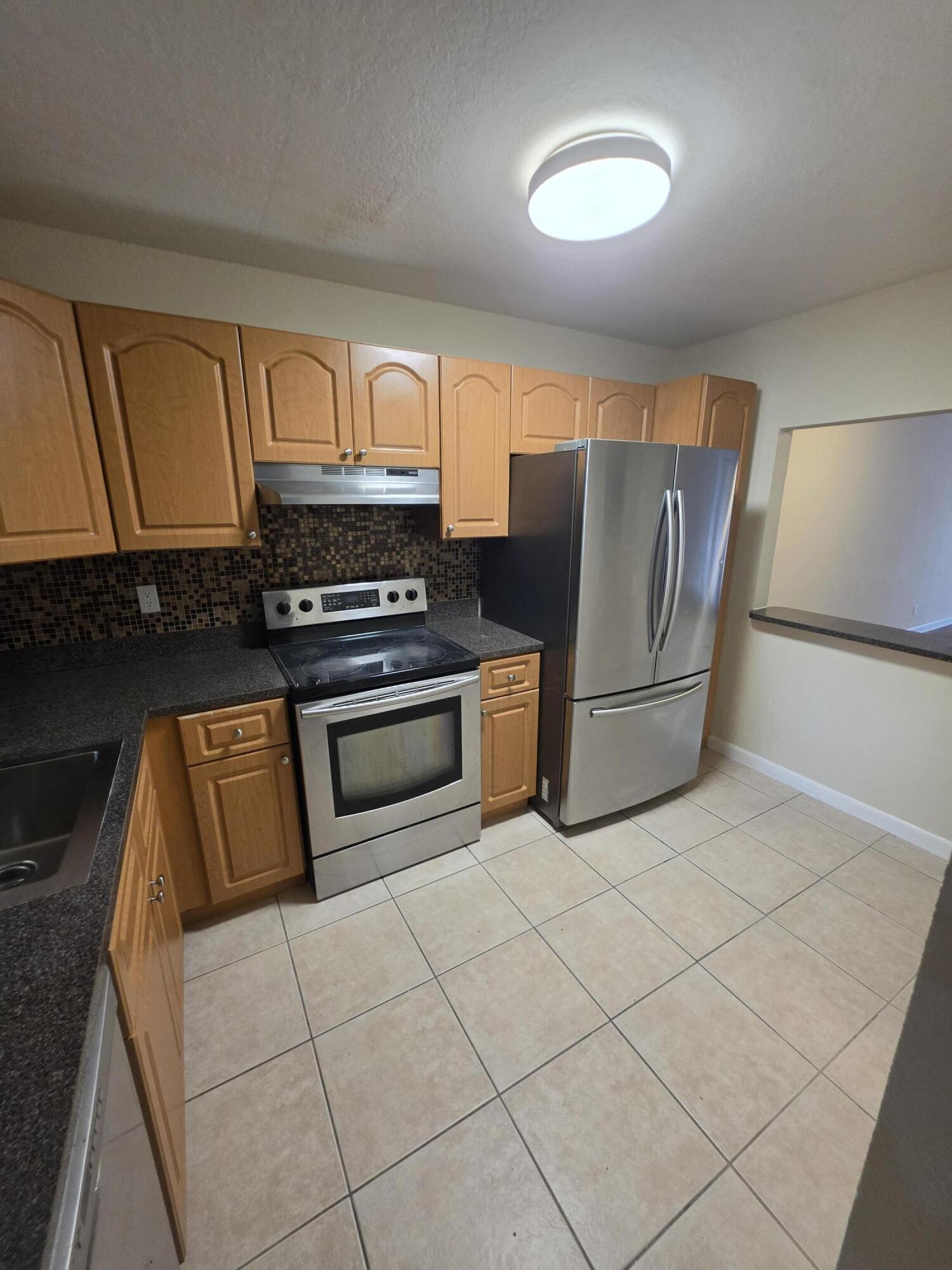 Home in Royal Palm Beach, FL 33411 — photo 2