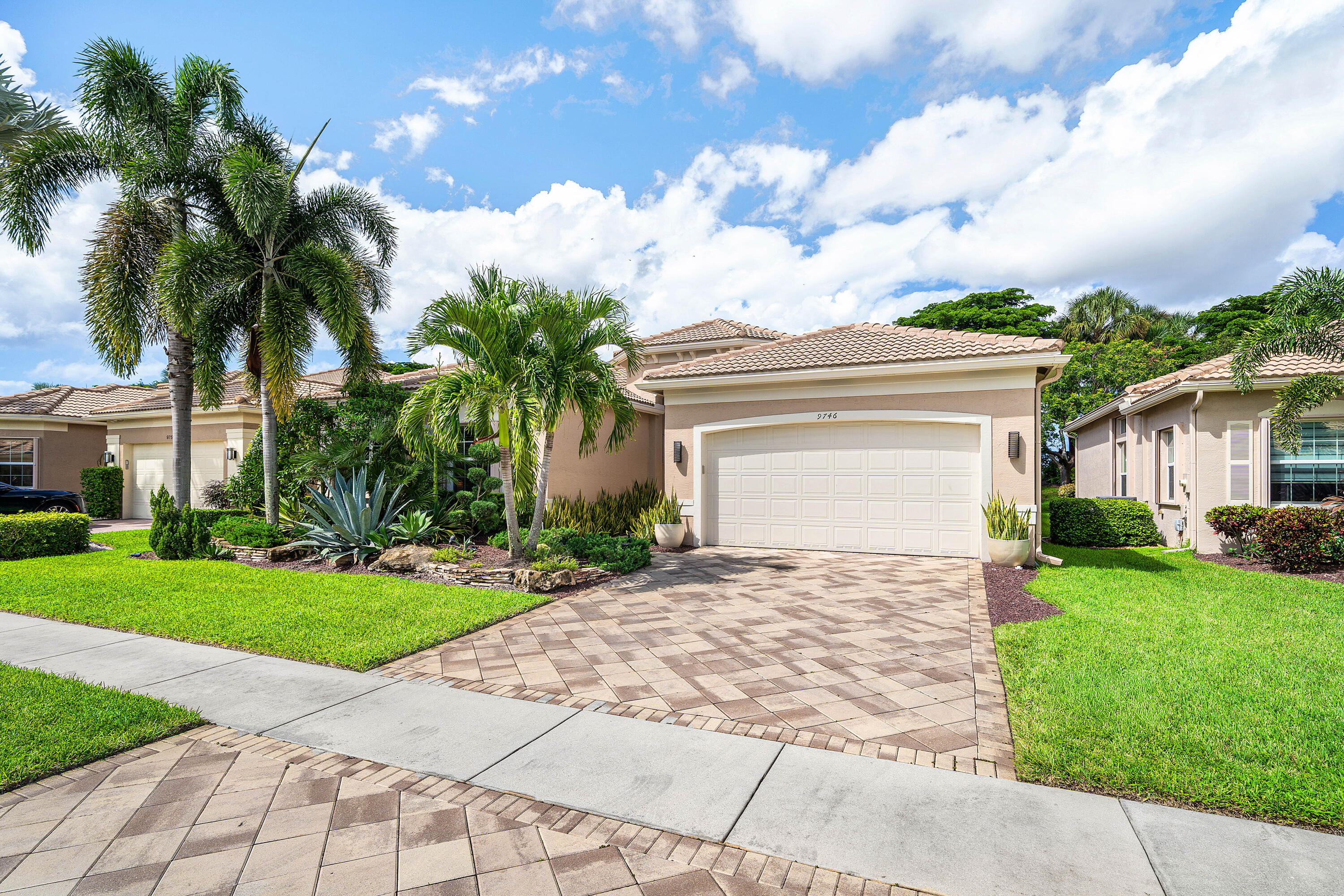 9746 Dovetree Isle Drive — photo