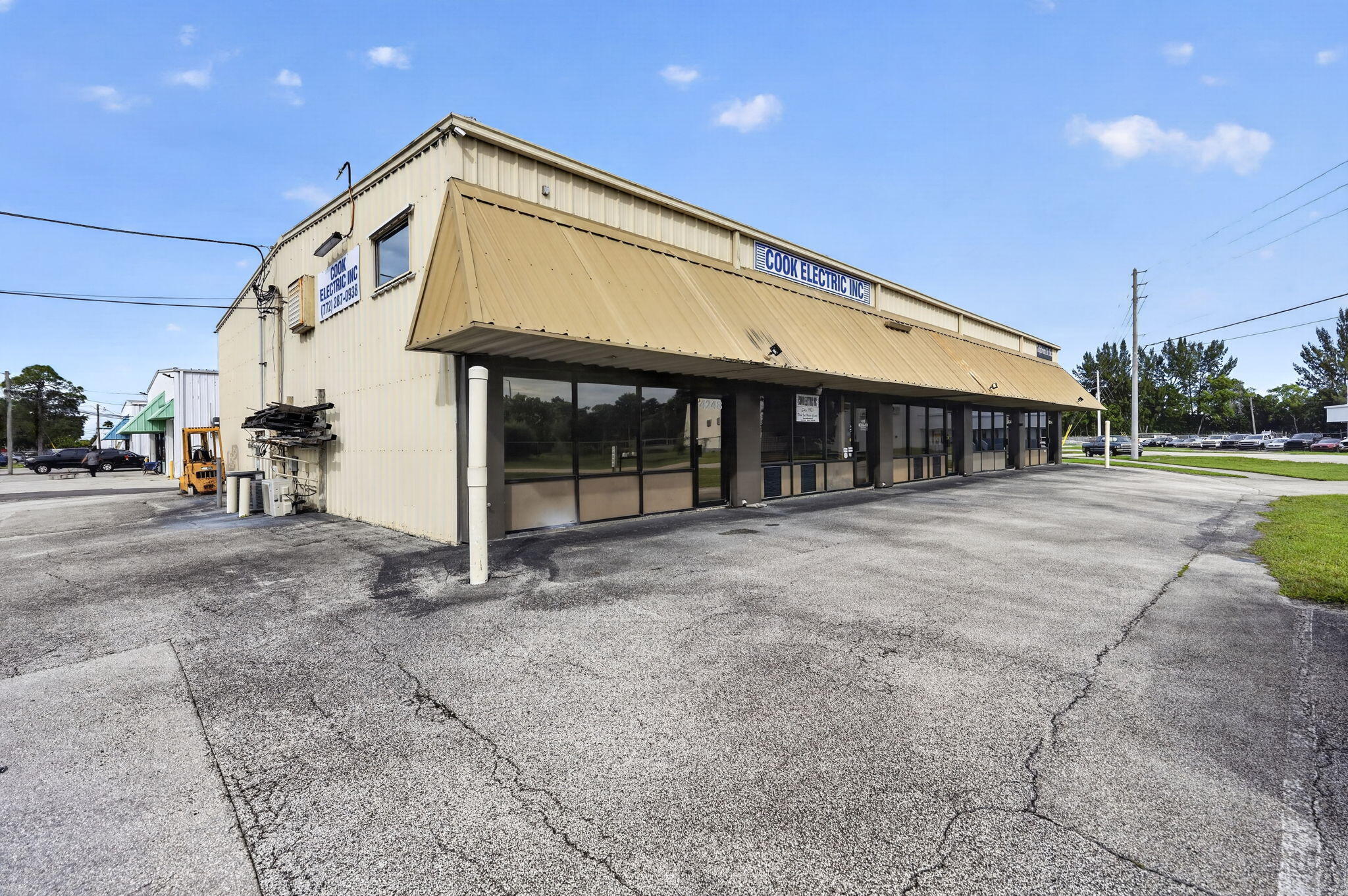 4248 SE Commerce Avenue, Stuart, FL — photo