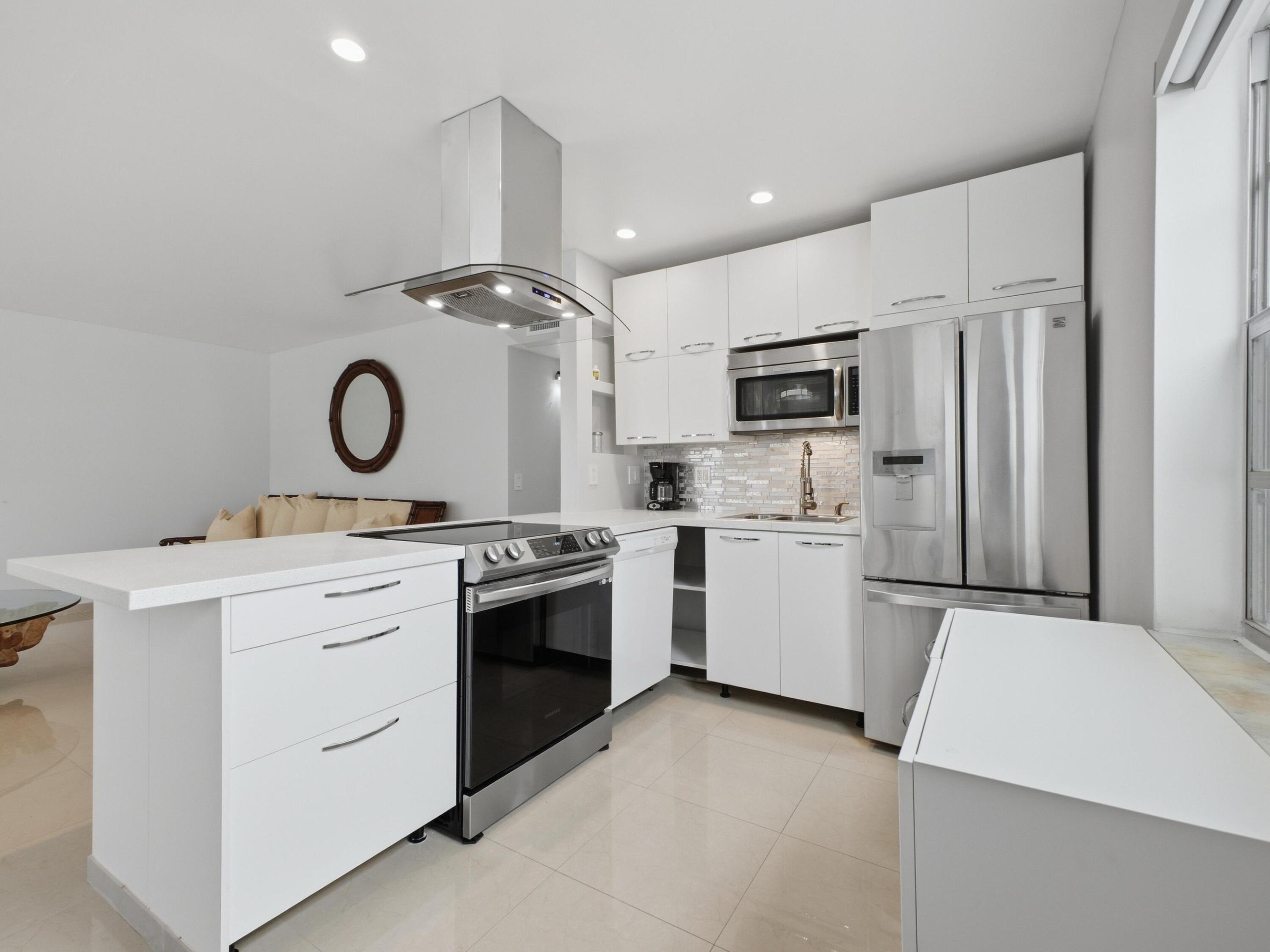 471 Capri J — photo