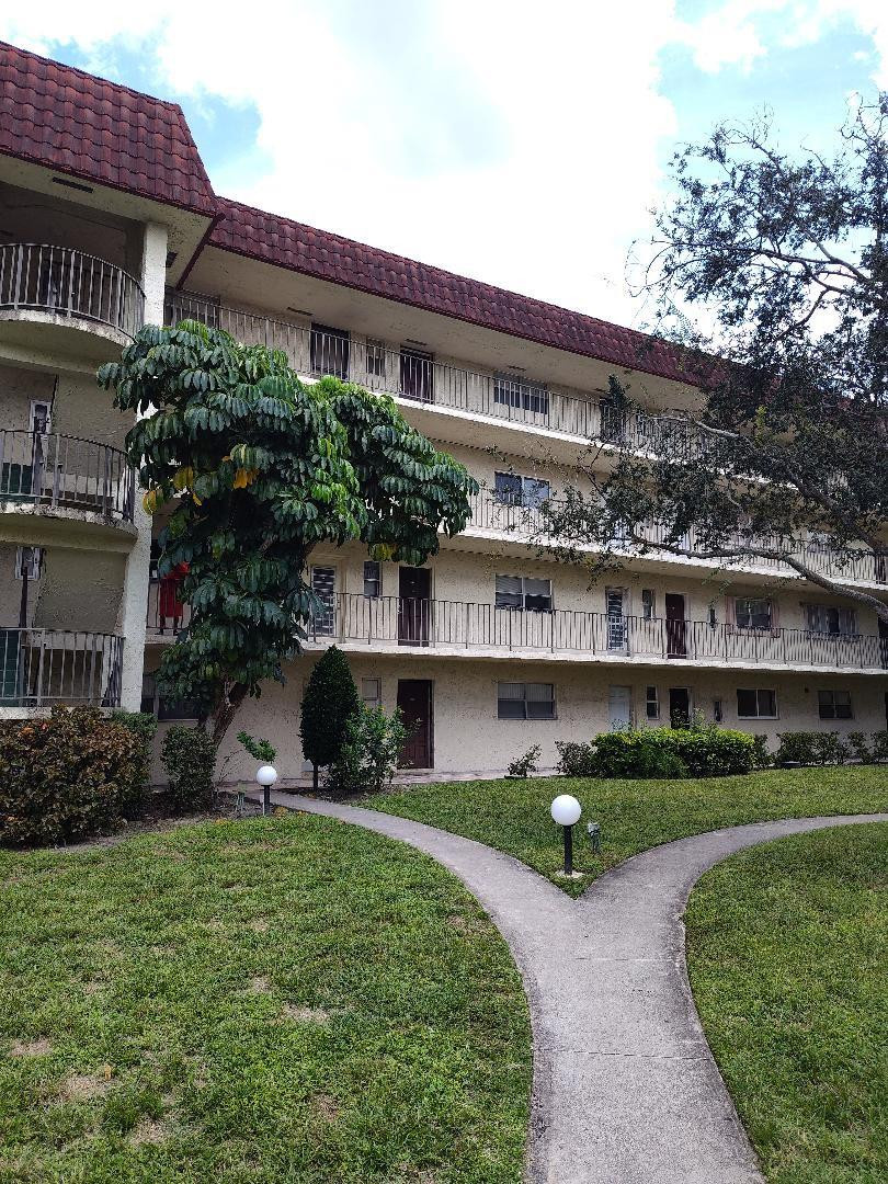 3330 Spanish Moss Terrace 110 — photo