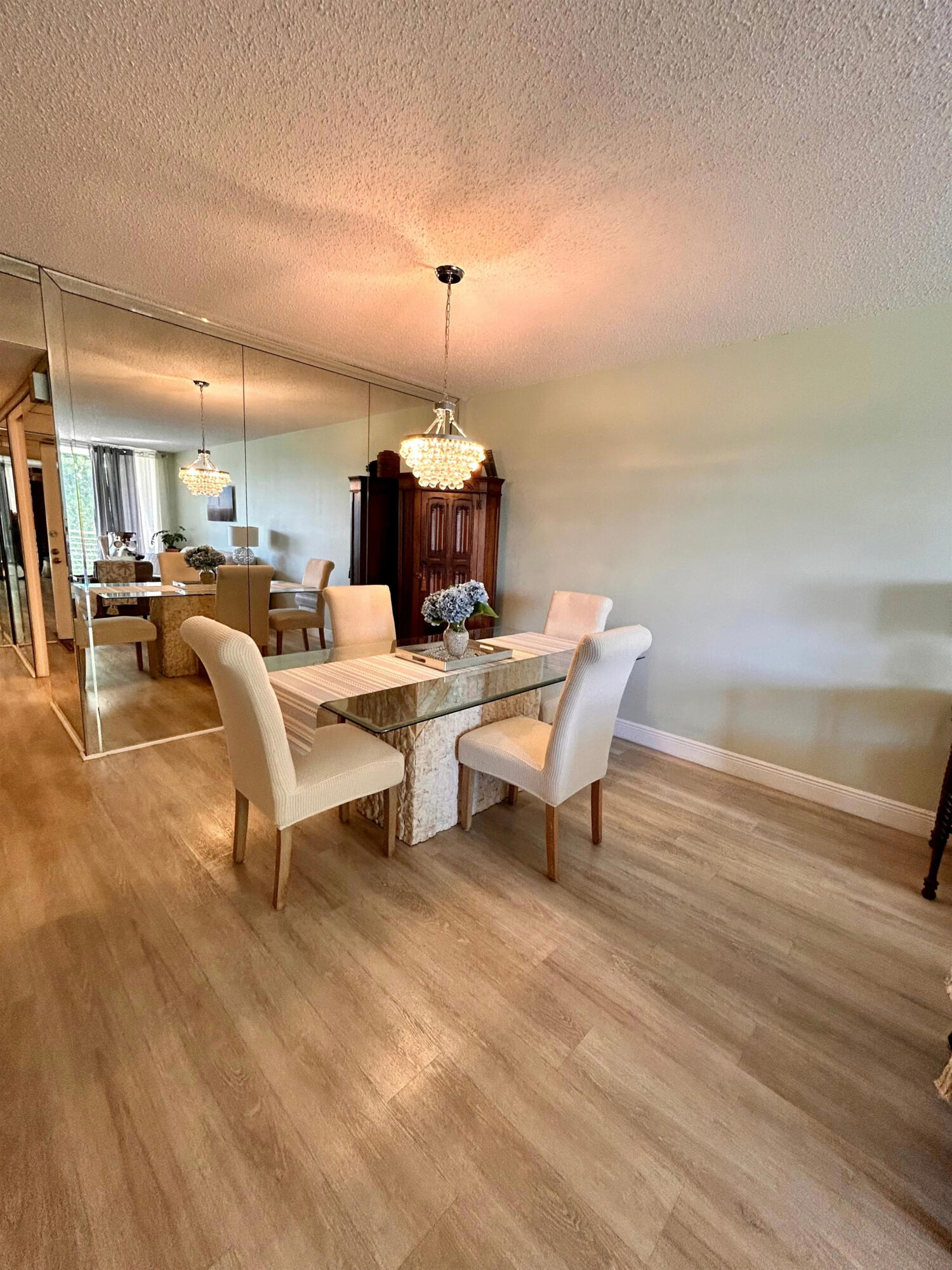 3850 Oaks Clubhouse Drive 305 — photo