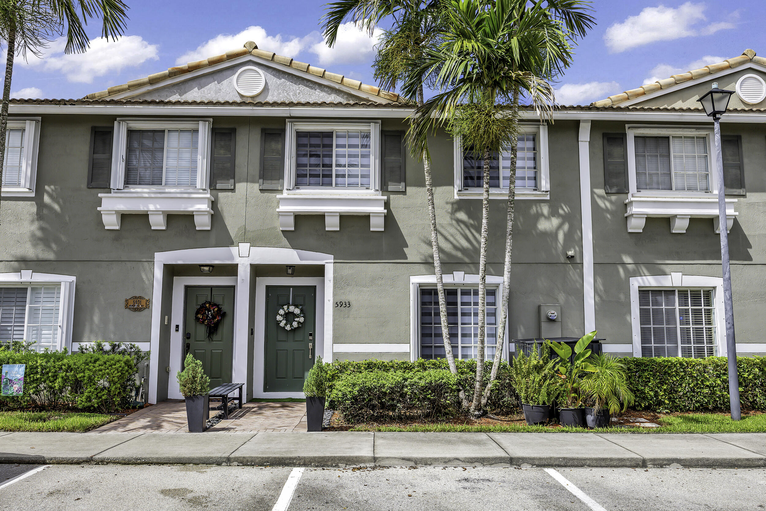 5933 Manchester Way 5933 — photo