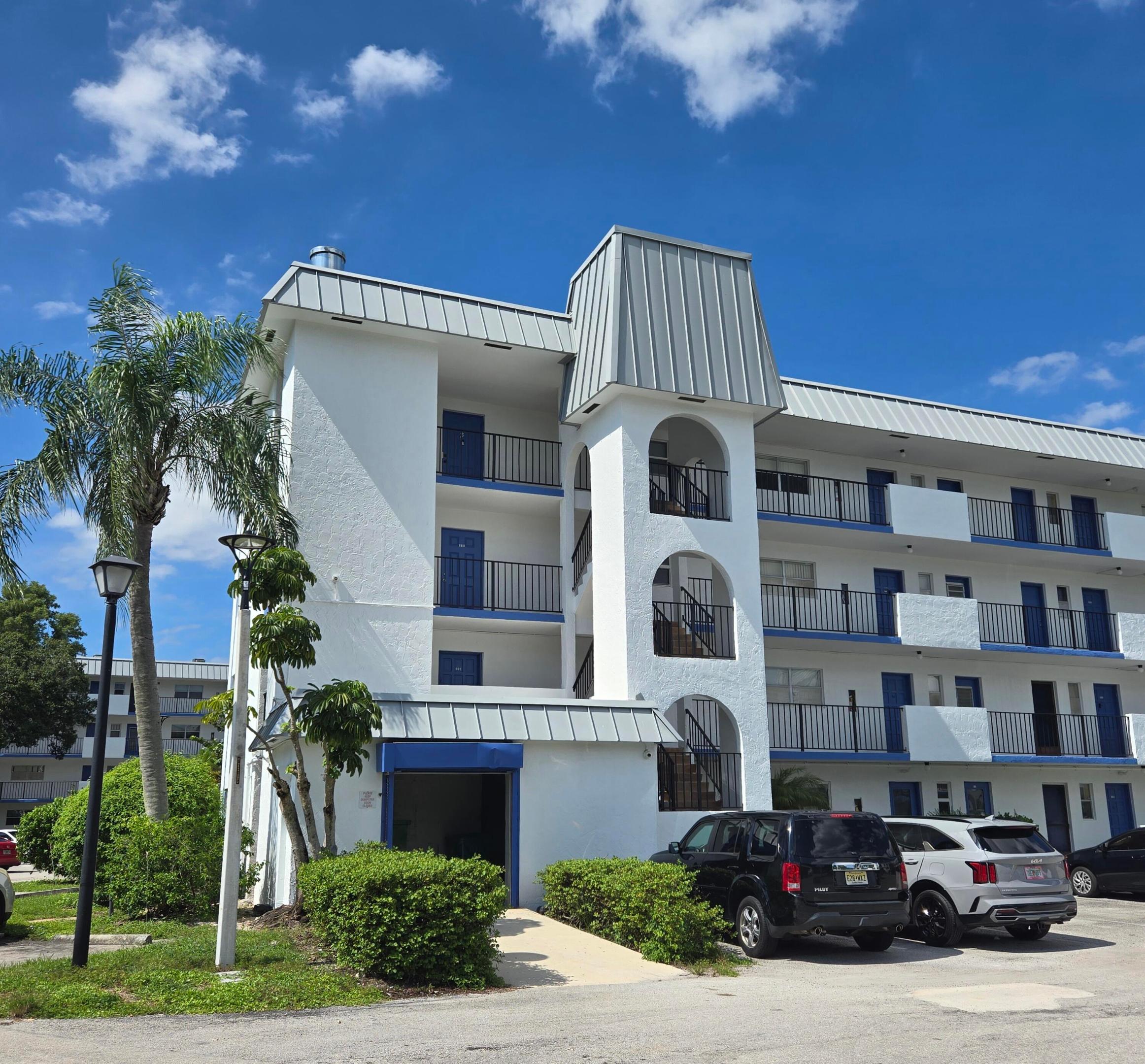 6061 N Falls Cir Drive Unit 214 — photo