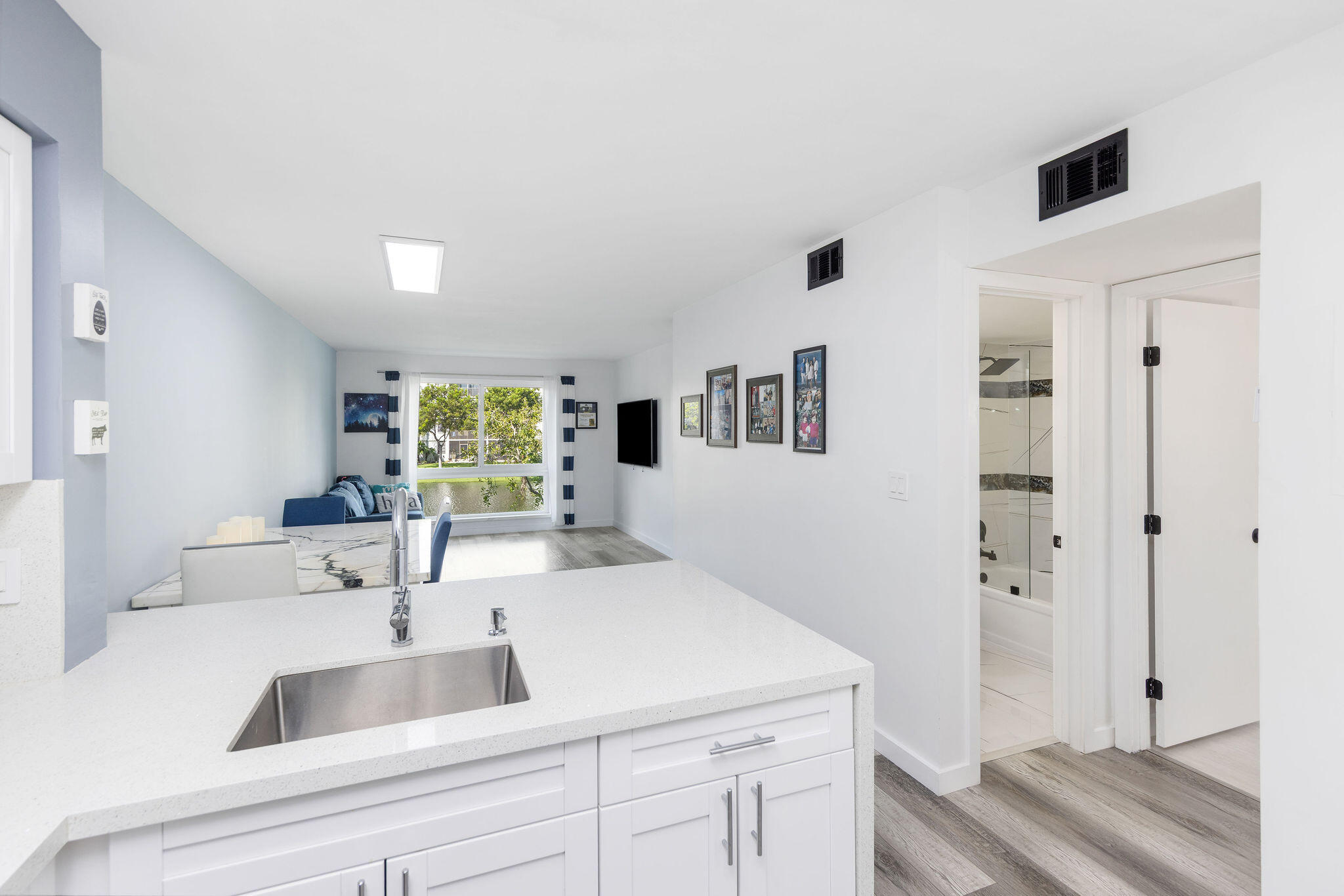 2106 S Cypress Bend Drive 207 — photo
