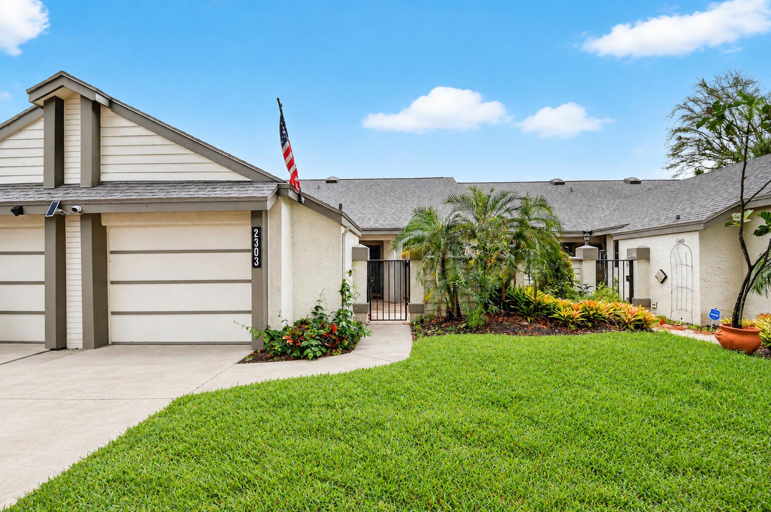 2303 Landings Boulevard — photo