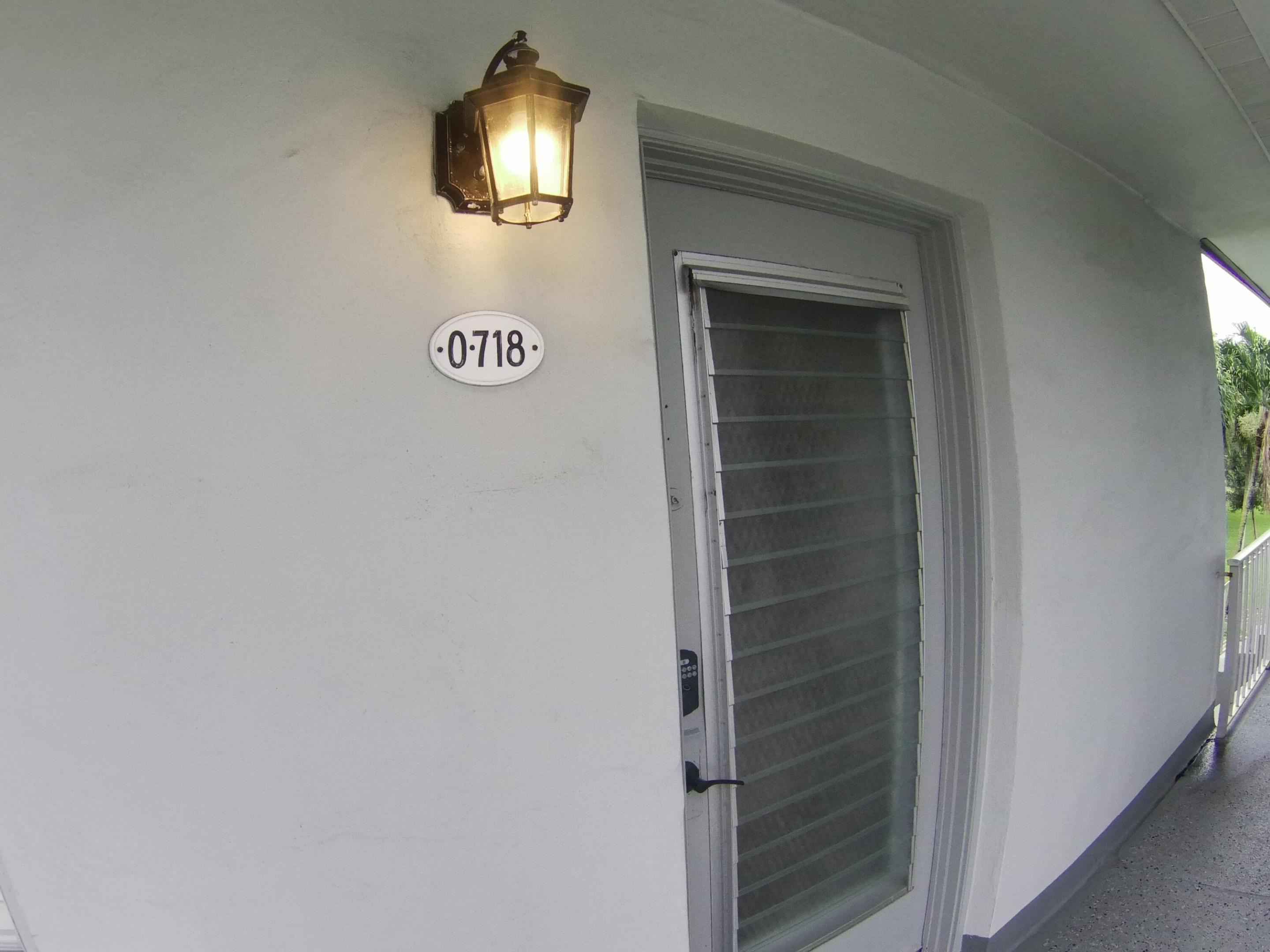 718 Burgundy O — photo