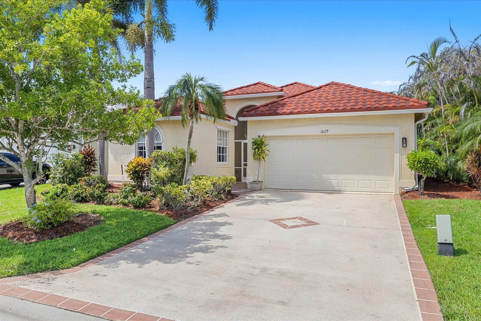 1629 SE Shelburnie Way — photo