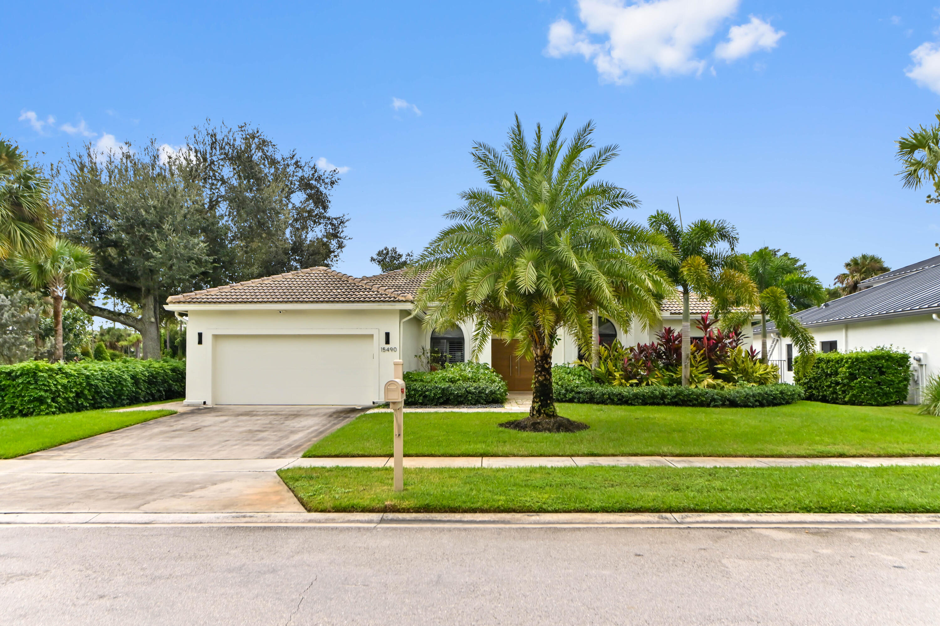 15490 Whispering Willow Drive — photo