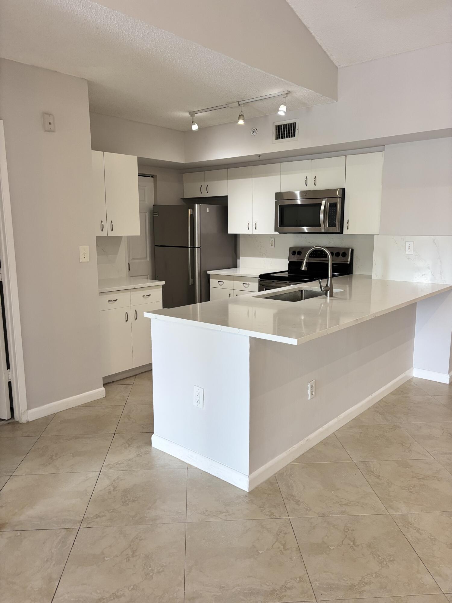 2640 S University Drive 305 — photo