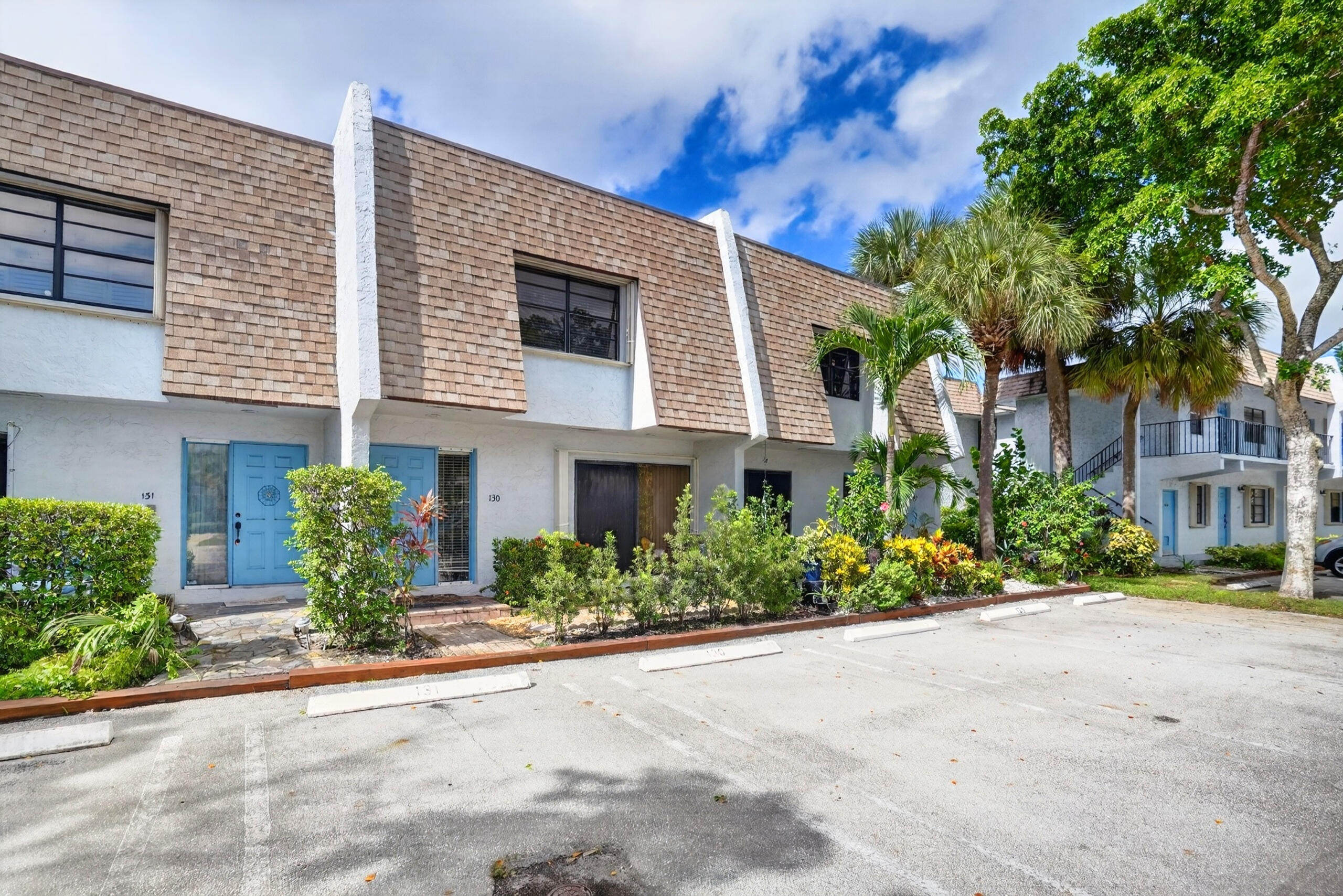 400 Canal Point S 130 — photo