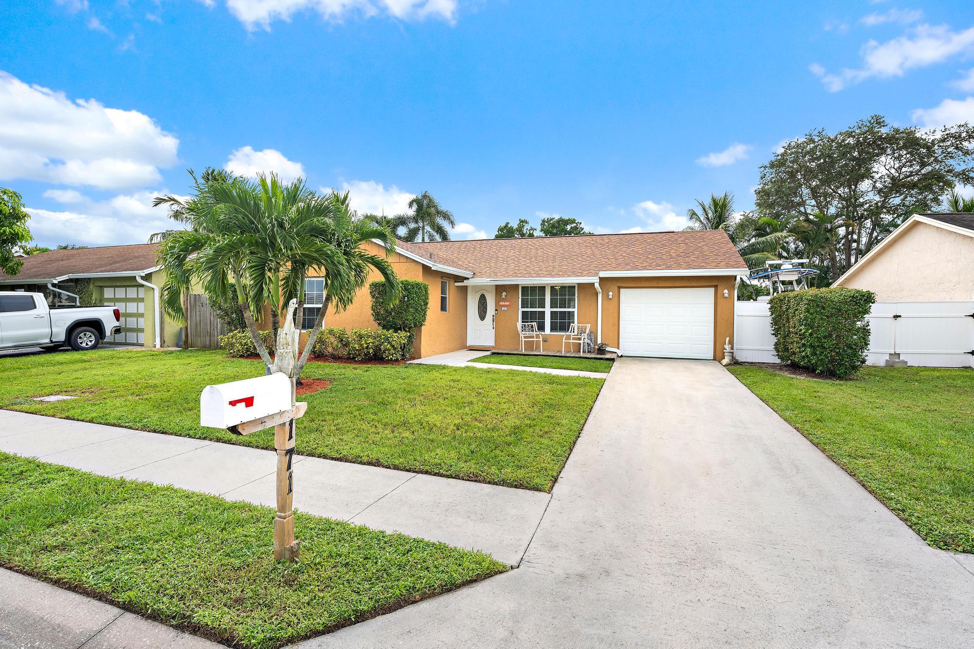 171 Banyan Circle — photo
