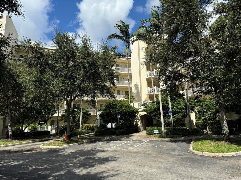 3500 Oaks Clubhouse Drive 204 — photo