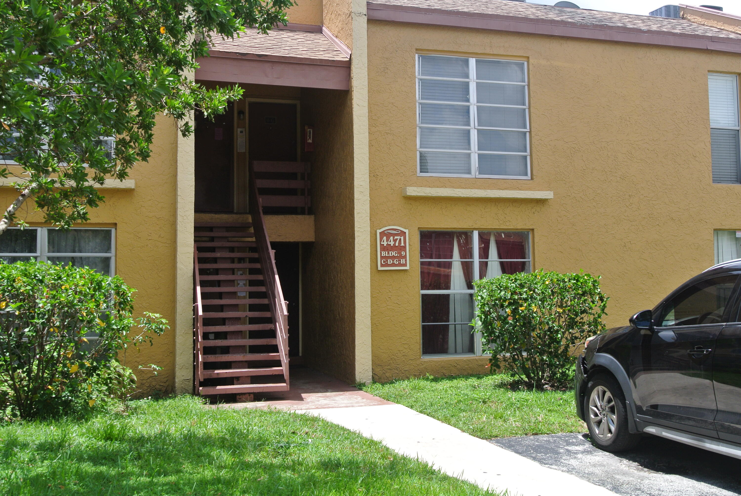 4471 Treehouse Lane G — photo