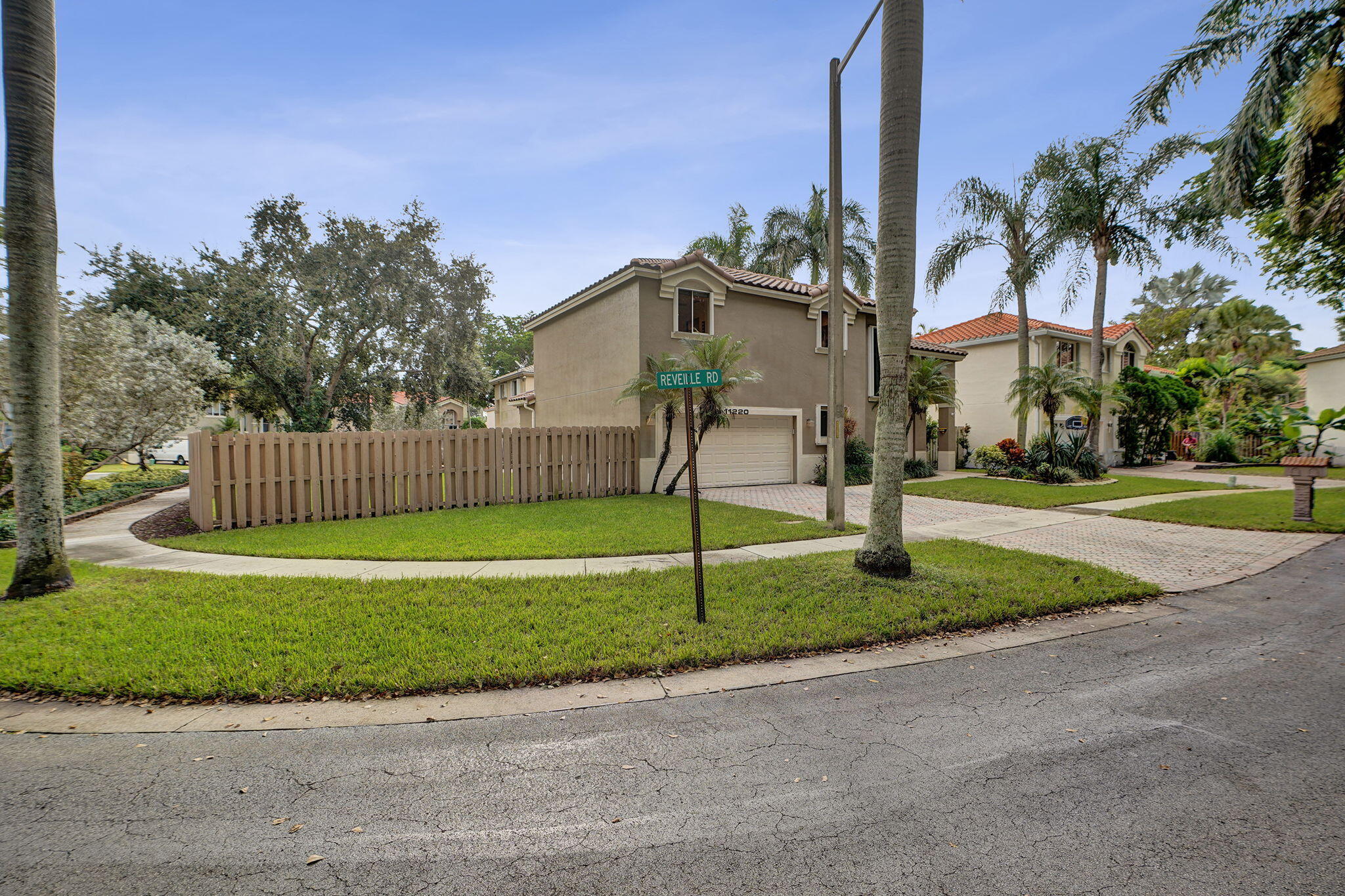11220 Reveille Road — photo