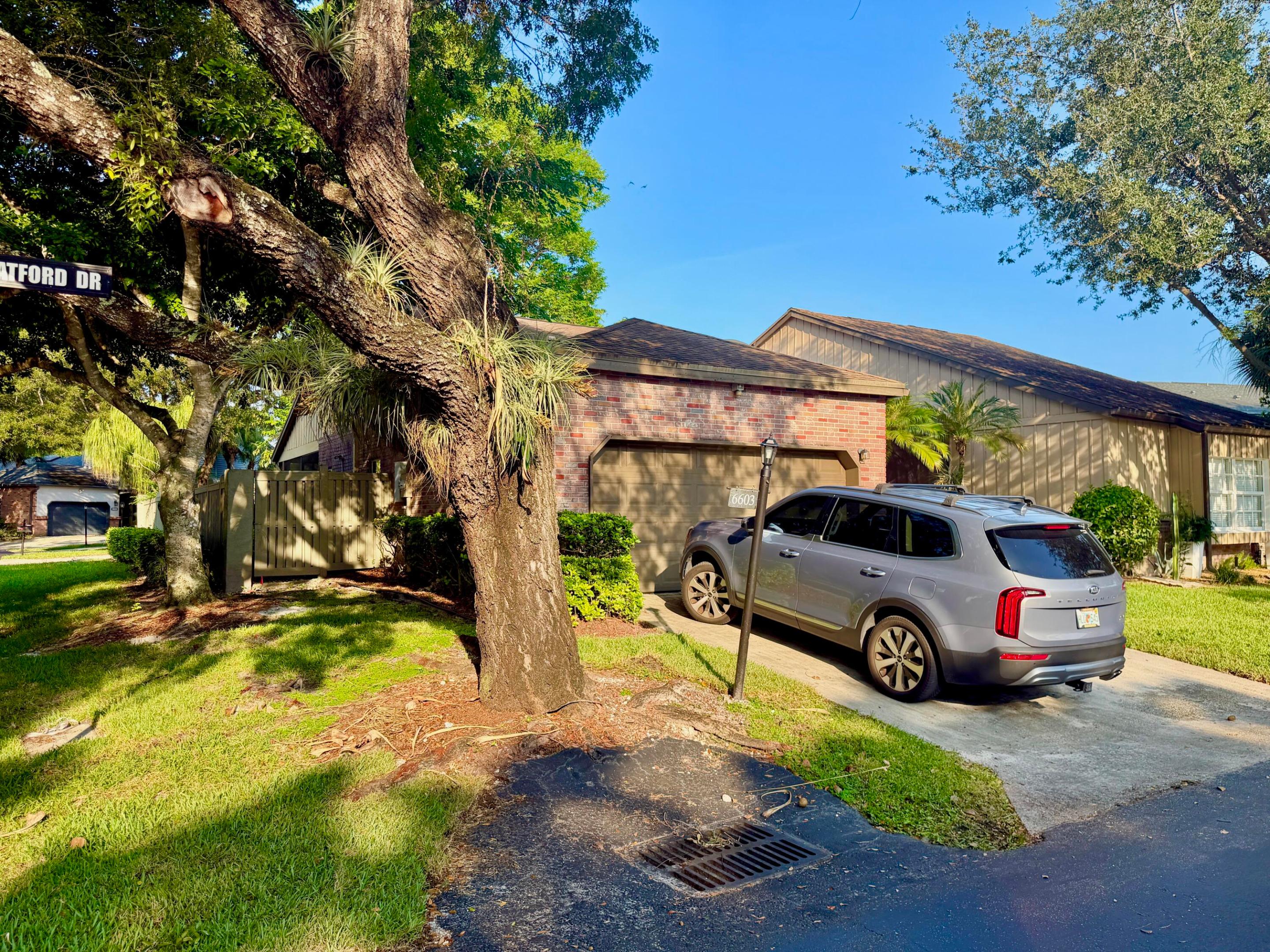 6603 Stratford Drive — photo