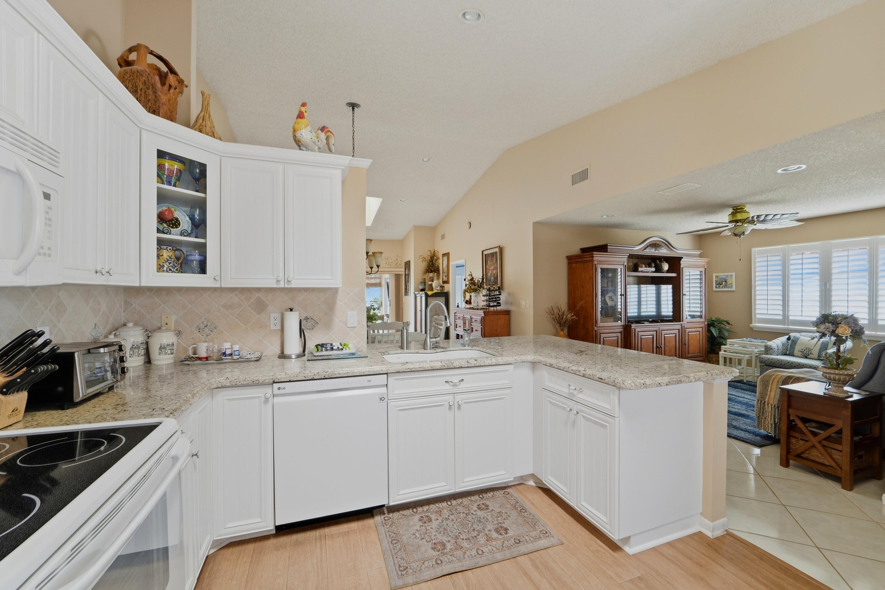 6375 Mill Pointe Circle — photo