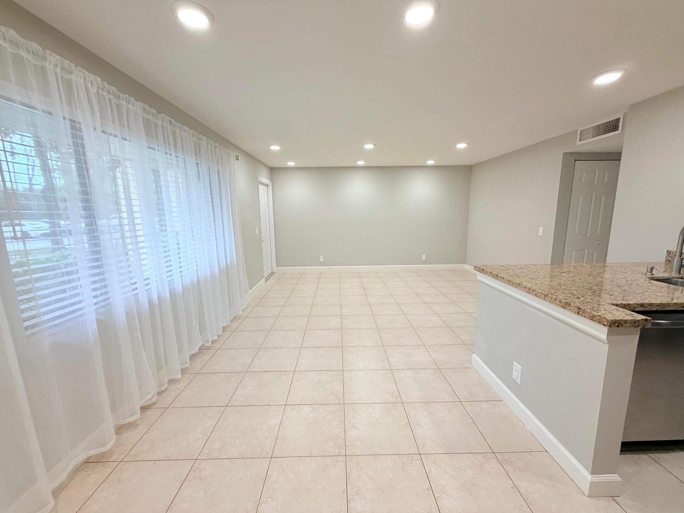 907 Meadows Circle — photo
