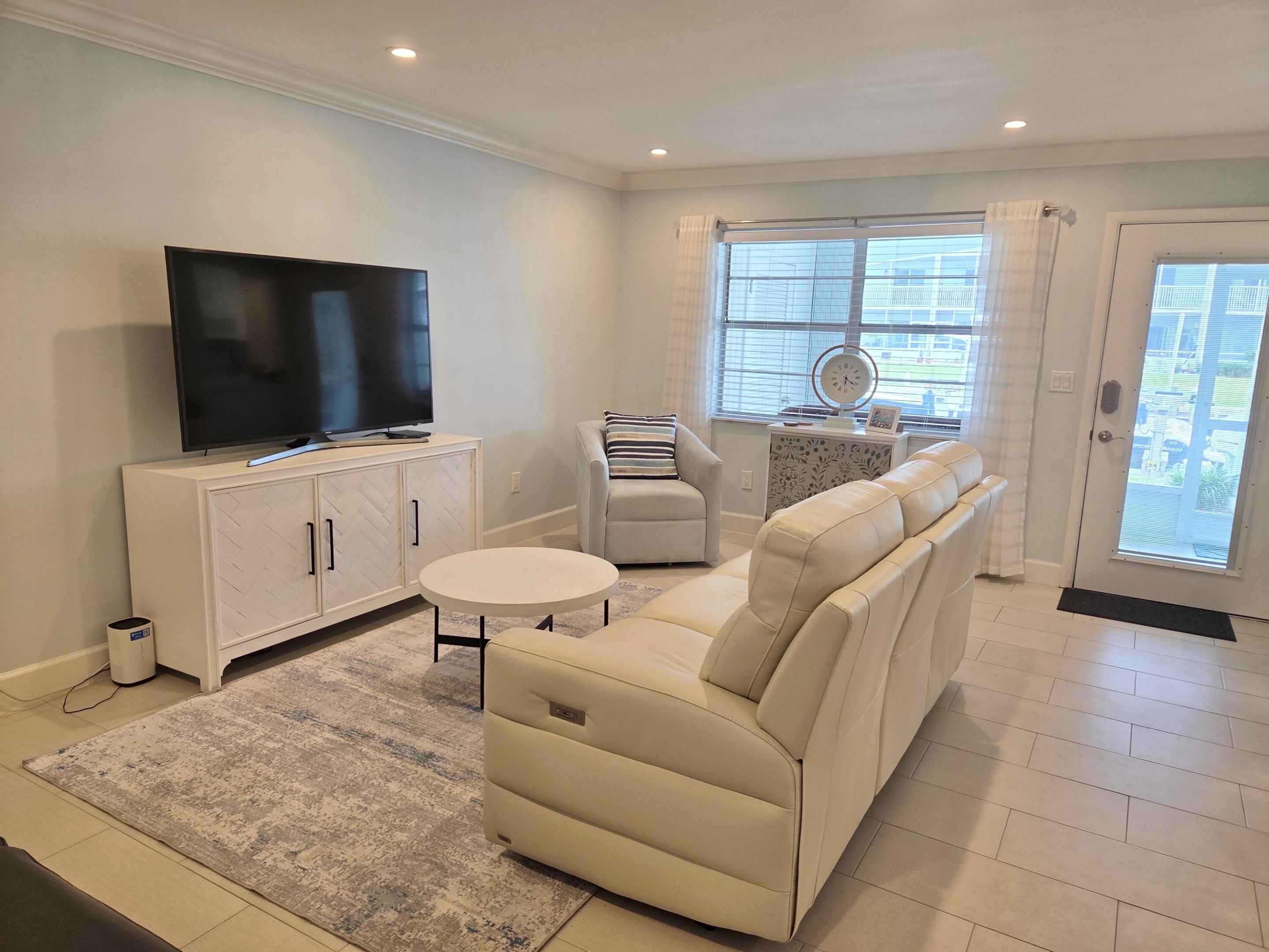 110 Shore Court 112-B — photo