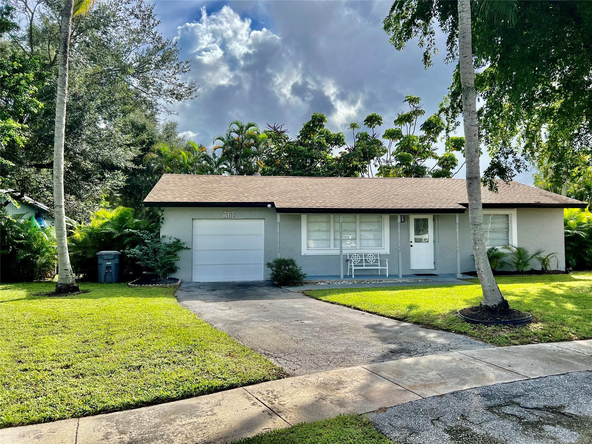 18435 Spanish Isles Court — photo