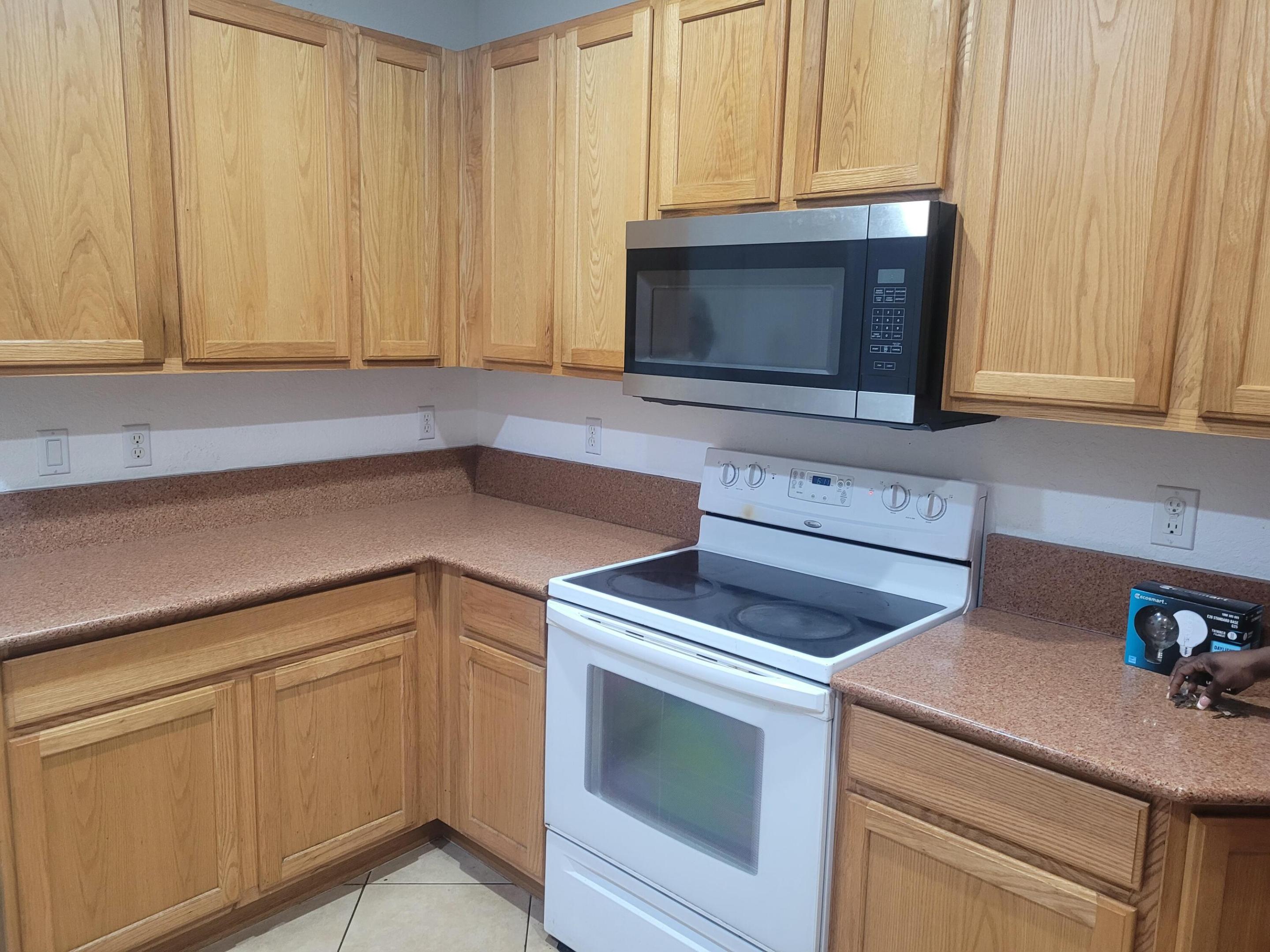 4206 Cohune Palm Court — photo