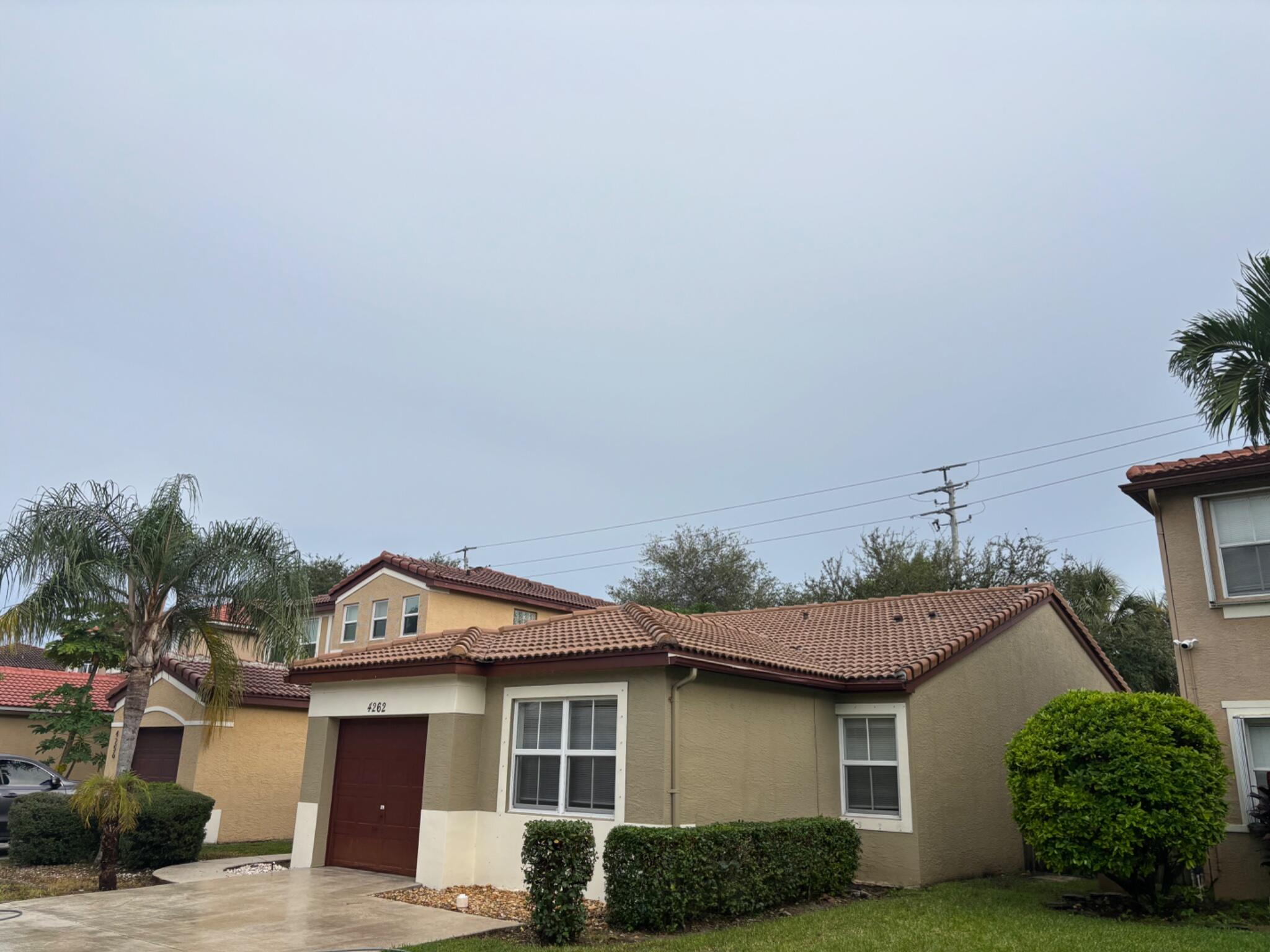4262 NW 1st Place — photo
