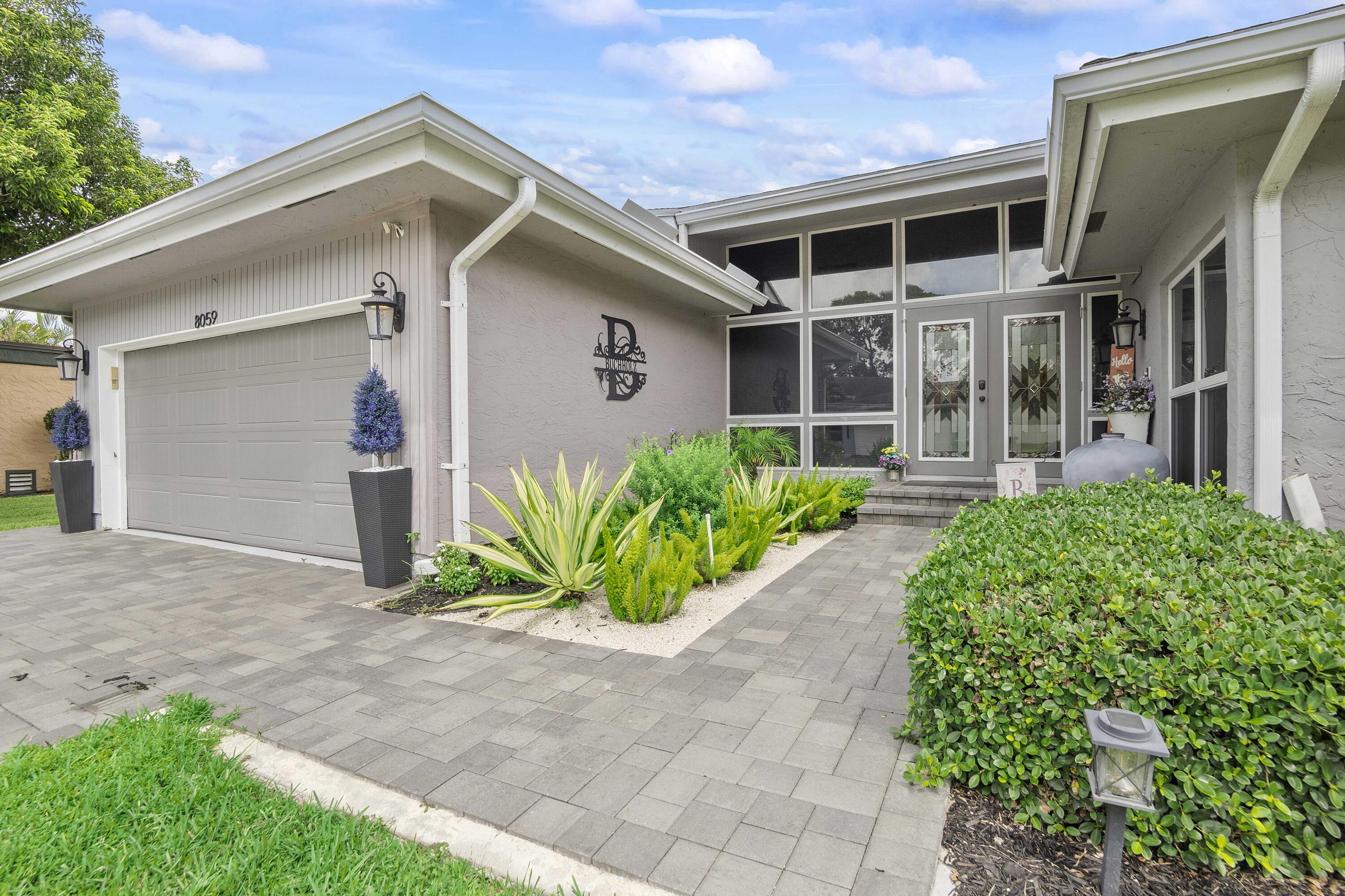 8059 Buttonwood Circle — photo