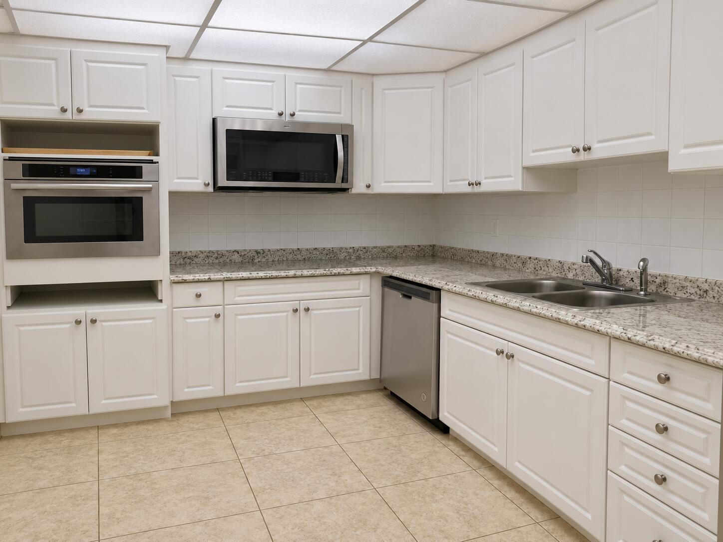3801 S Ocean Drive 7Q — photo