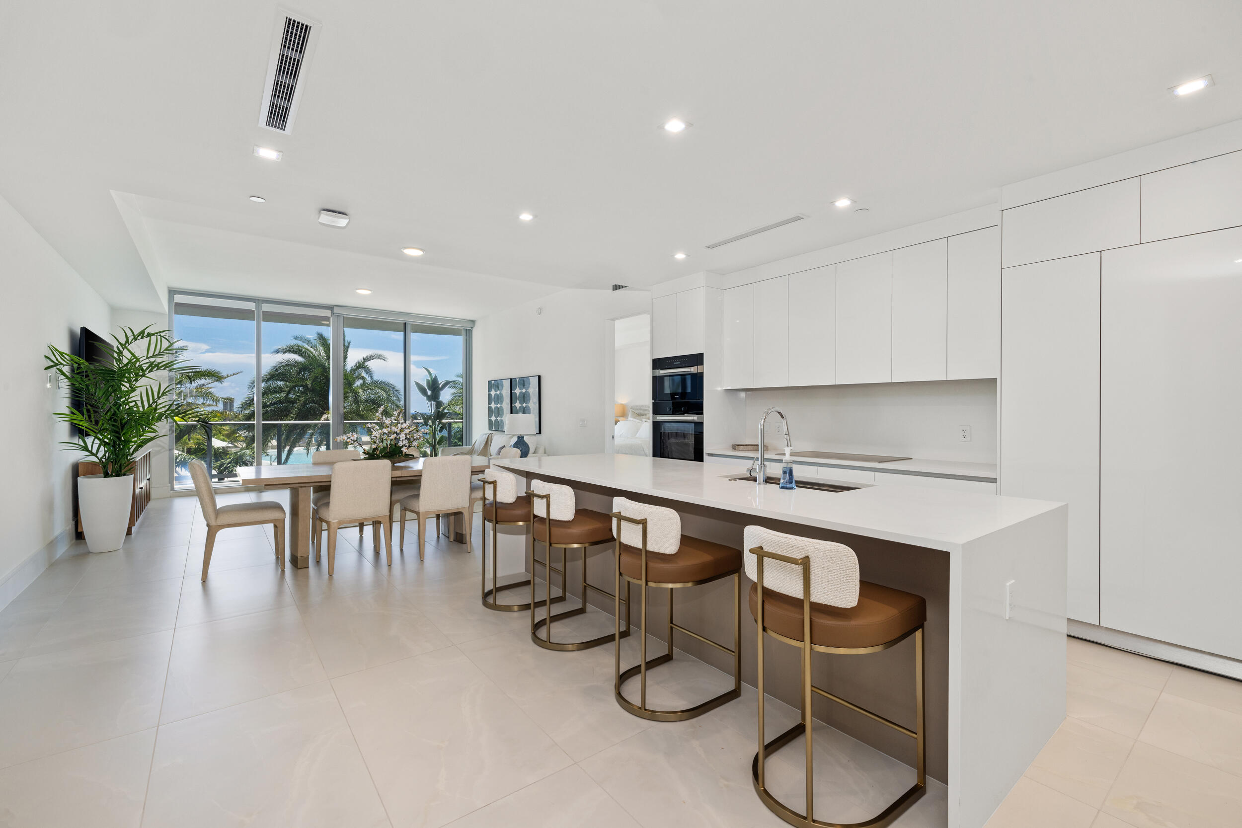 220 Lake Shore Drive 704 — photo