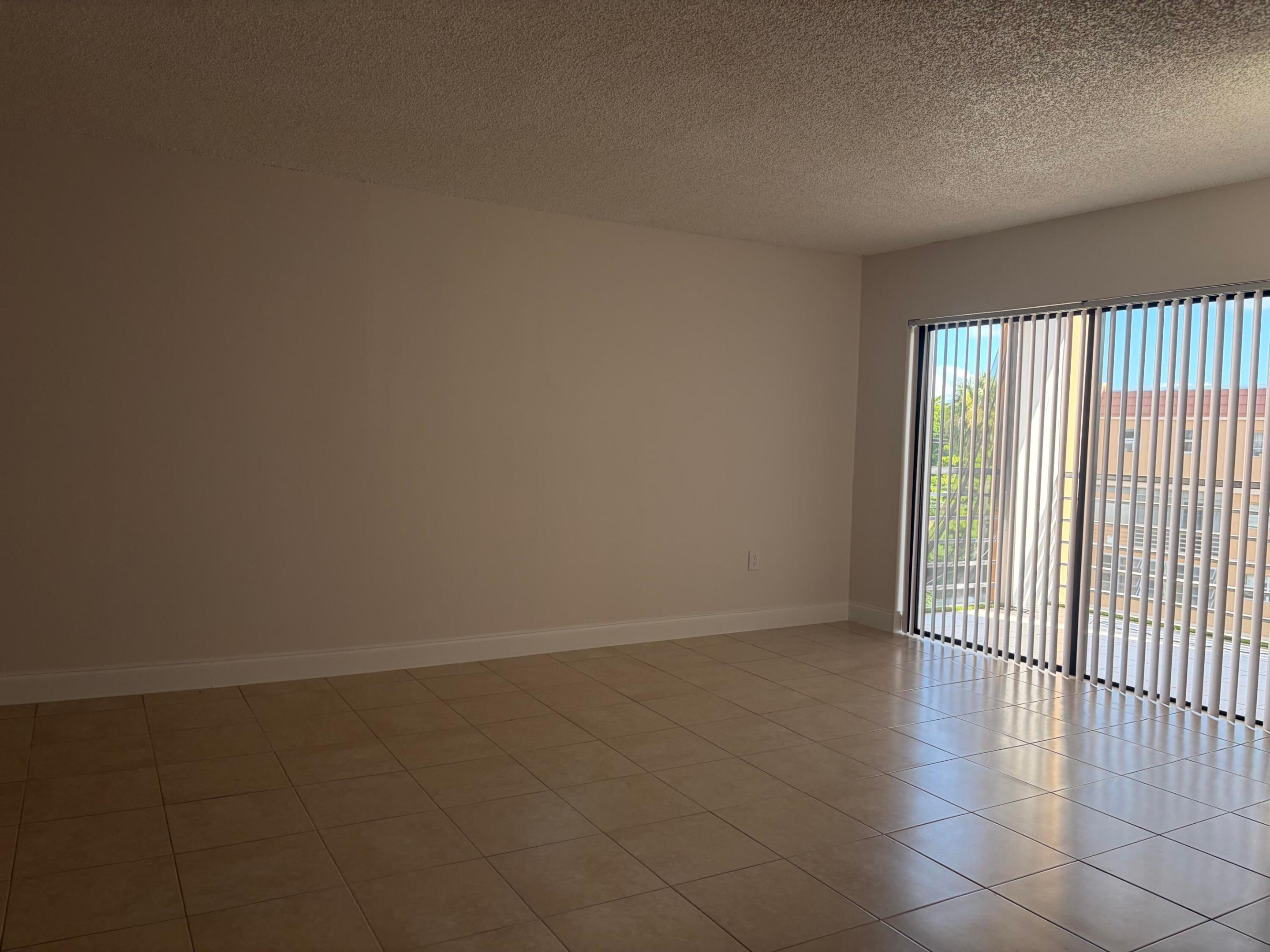 Home in Lauderhill, FL 33313 — photo 2