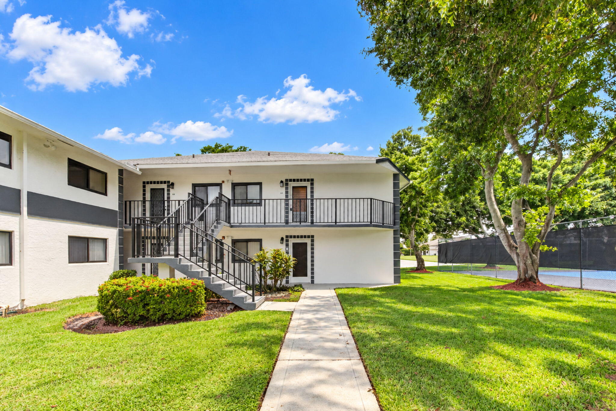 15301 Pembridge Avenue 61 — photo