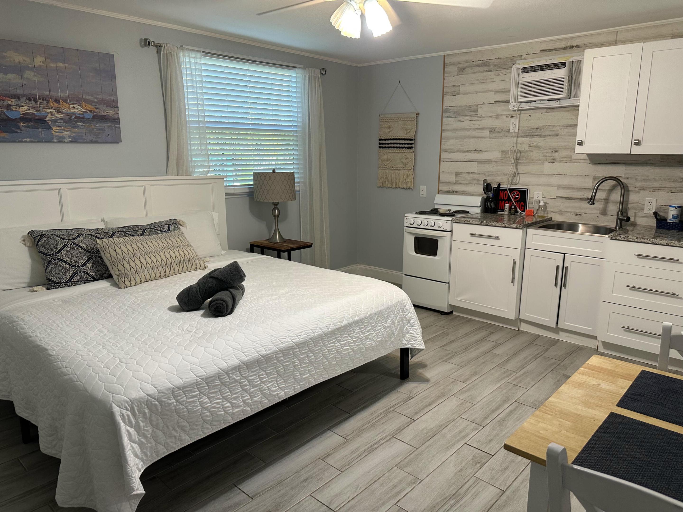 1258 Beach Road 9 Studio — photo