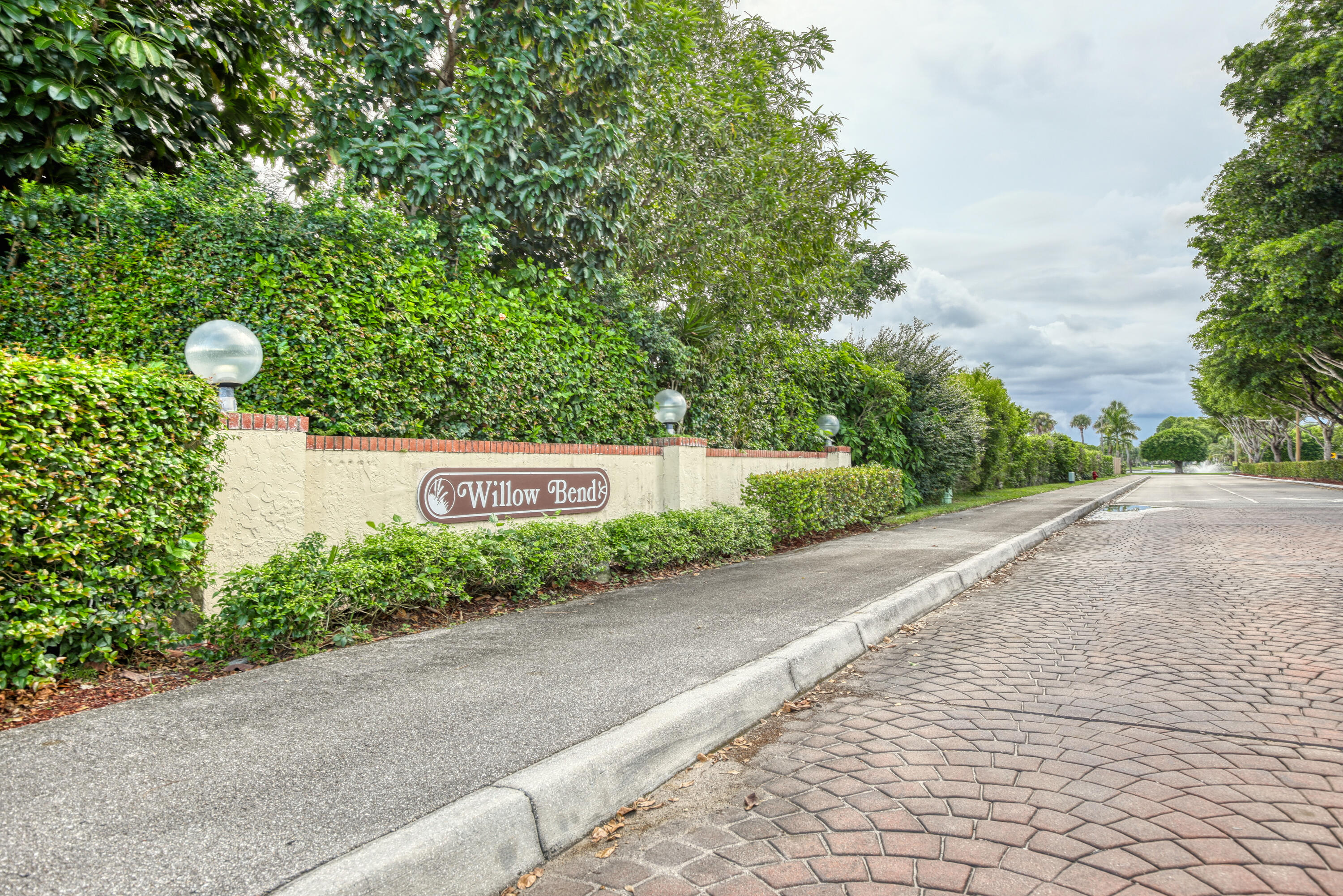 7843 Willow Spring Drive 615 — photo