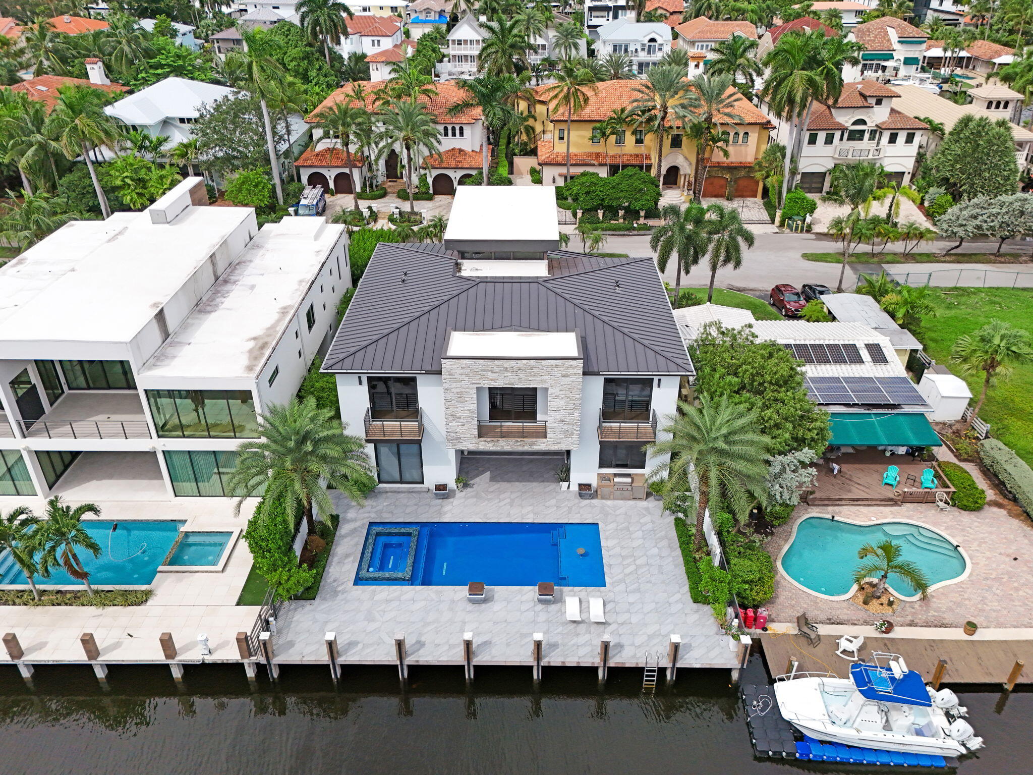 424 Coconut Isle Drive — photo