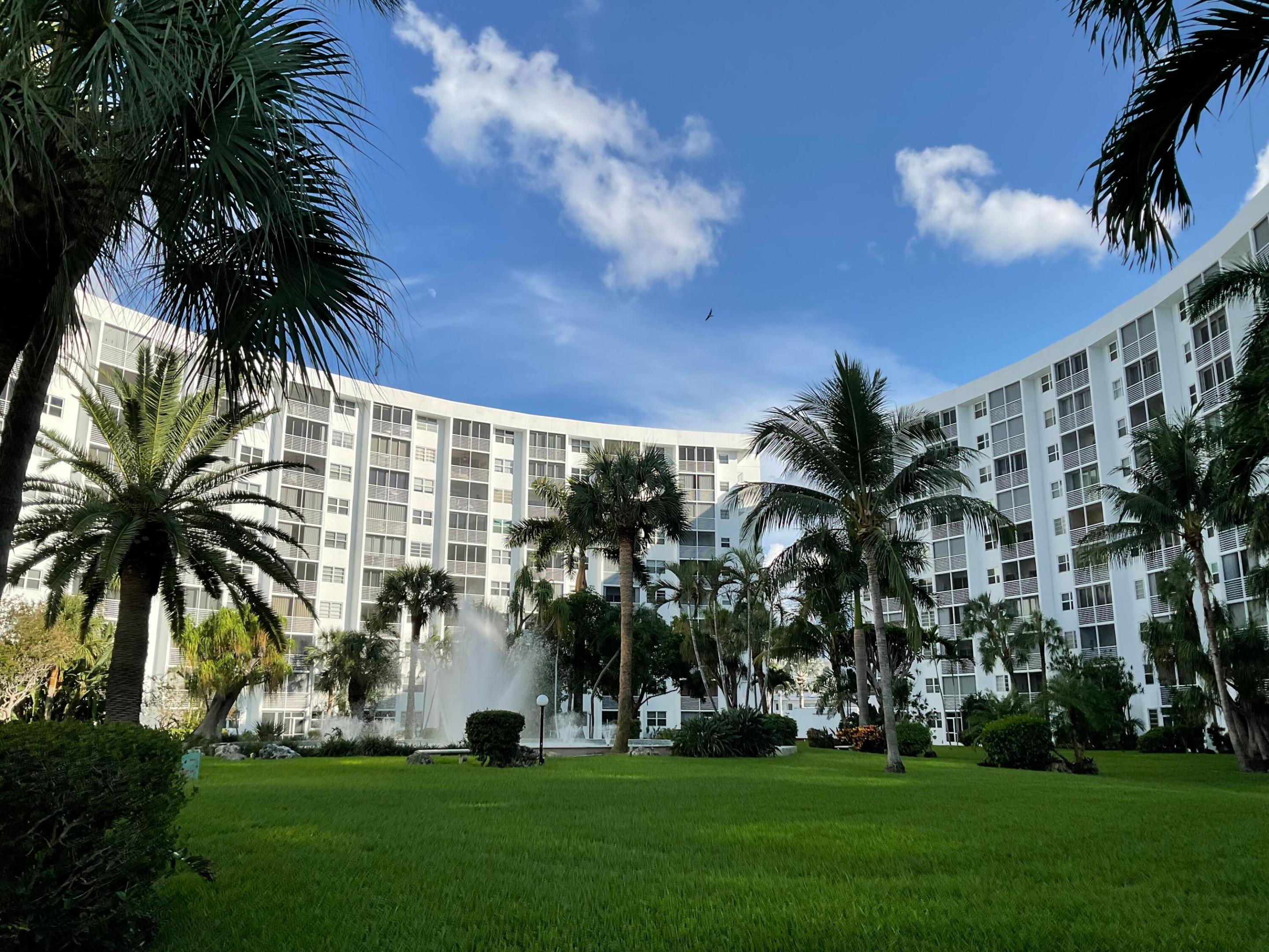 2731 NE 14th Street Causeway 307 — photo